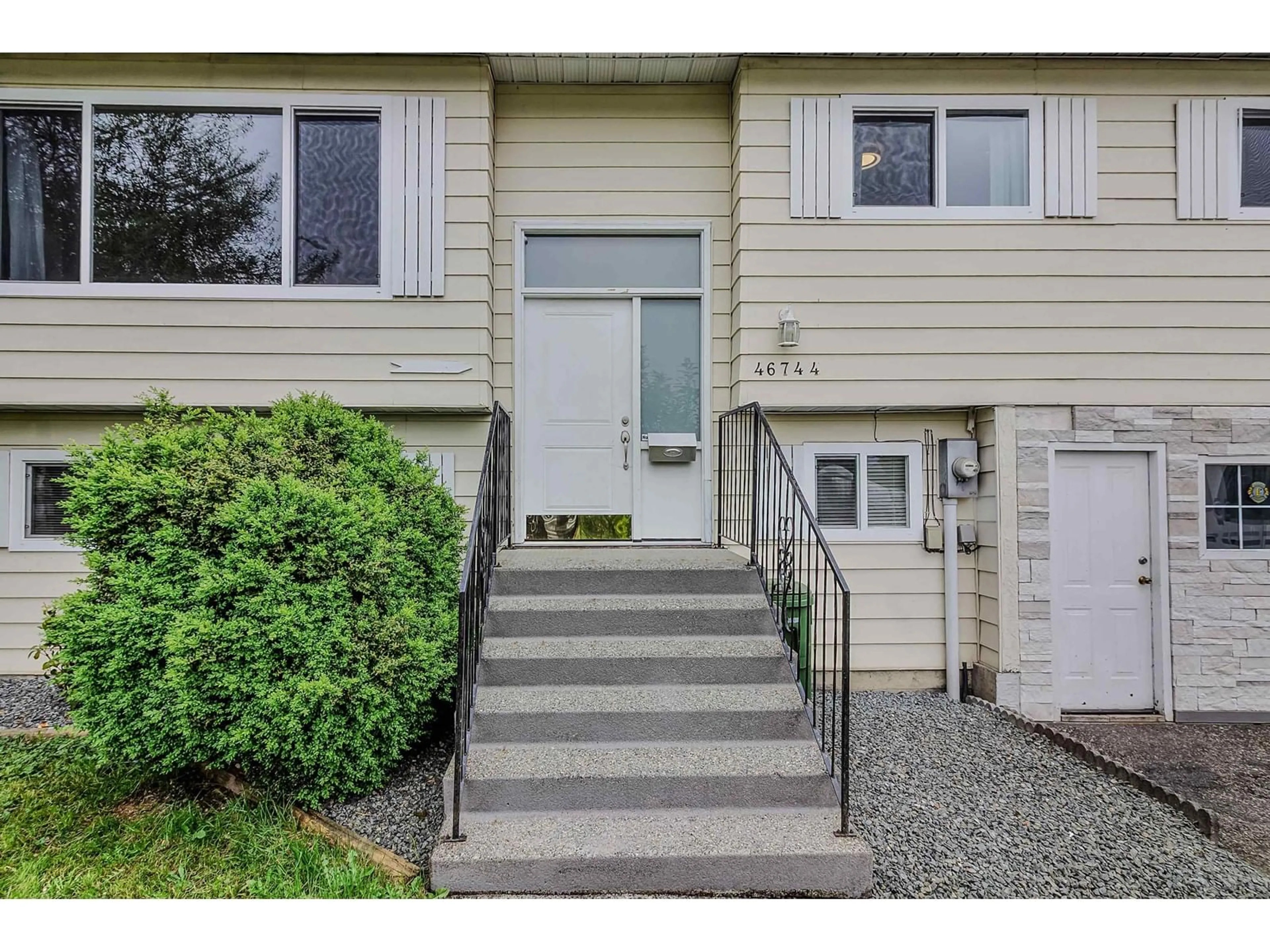 Unknown for 46744 AUBURN PLACE, Chilliwack British Columbia V2P7J5