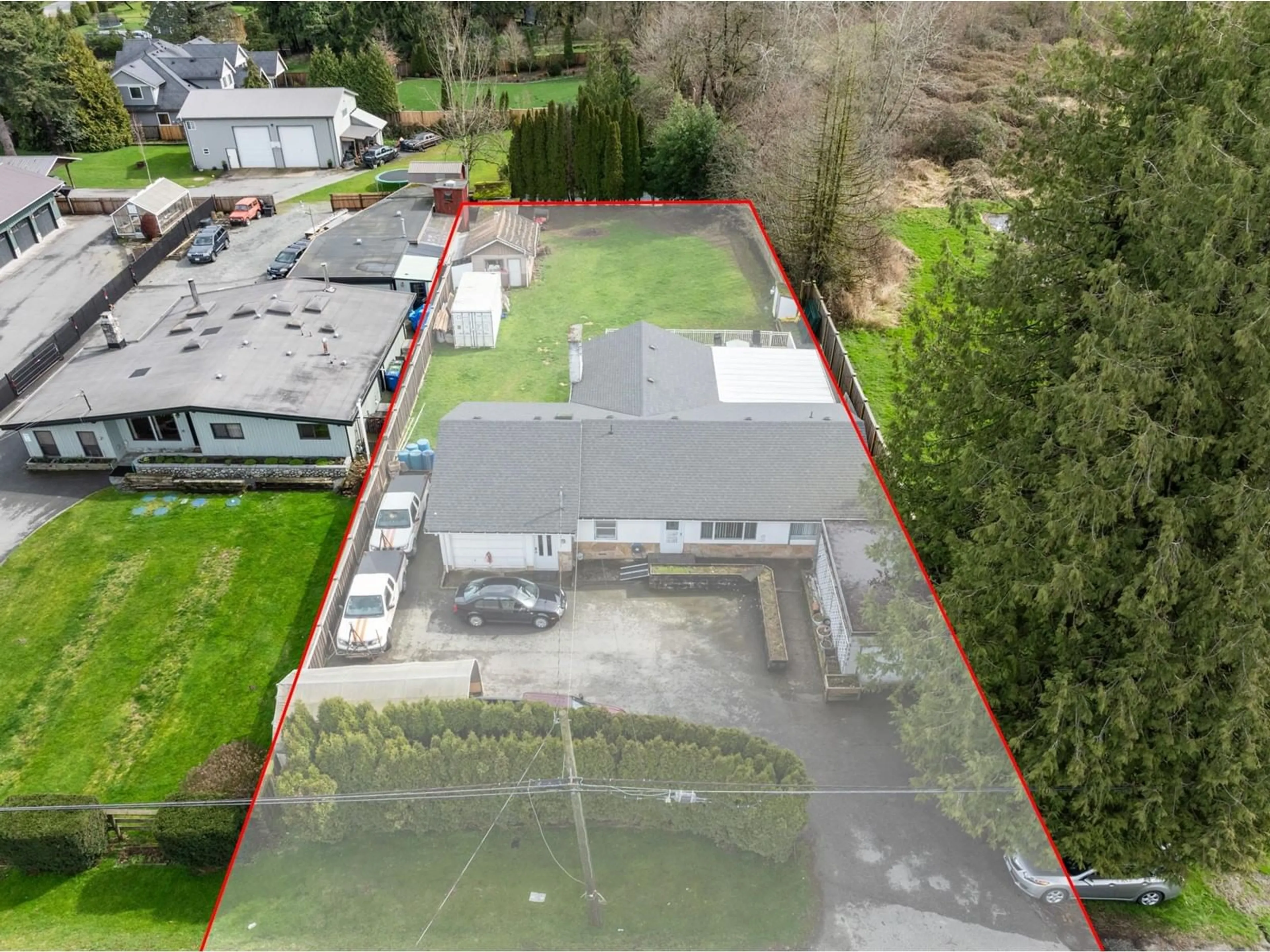A pic from outside/outdoor area/front of a property/back of a property/a pic from drone, building for 3132 BRADNER, Abbotsford British Columbia V4X1K2