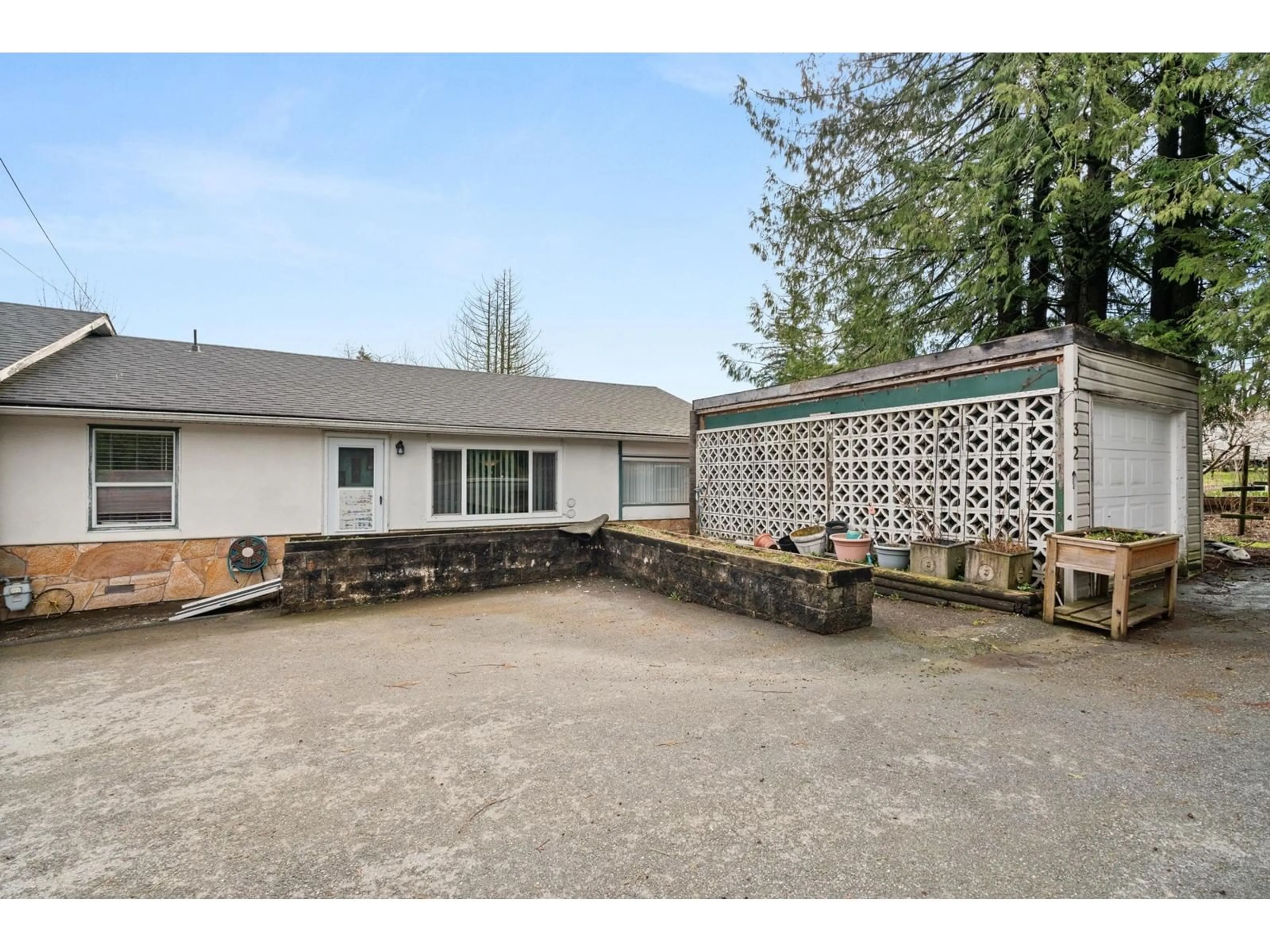 A pic from outside/outdoor area/front of a property/back of a property/a pic from drone, unknown for 3132 BRADNER, Abbotsford British Columbia V4X1K2