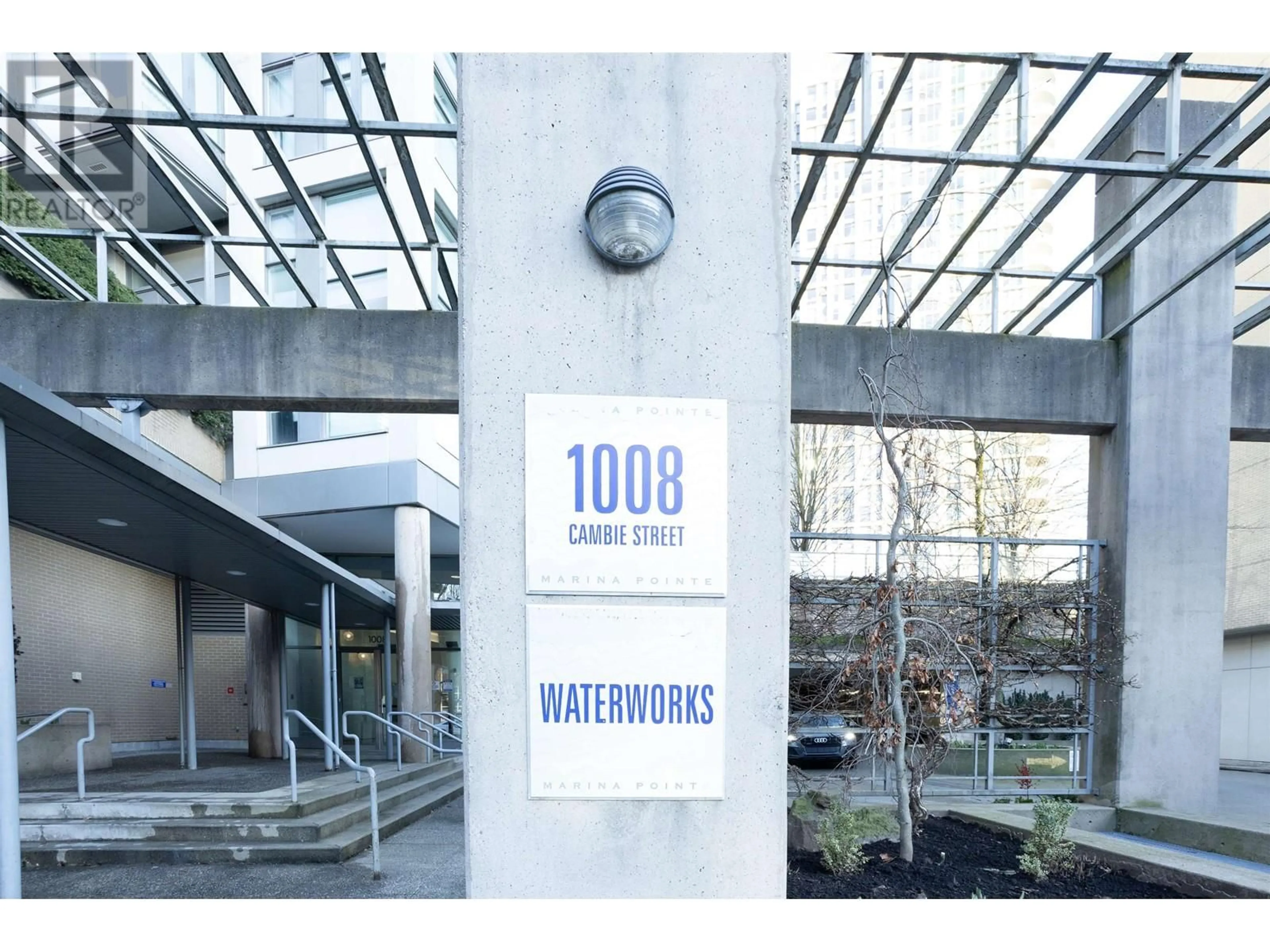 Indoor foyer for 2006 - 1008 CAMBIE STREET, Vancouver British Columbia V6B6J7