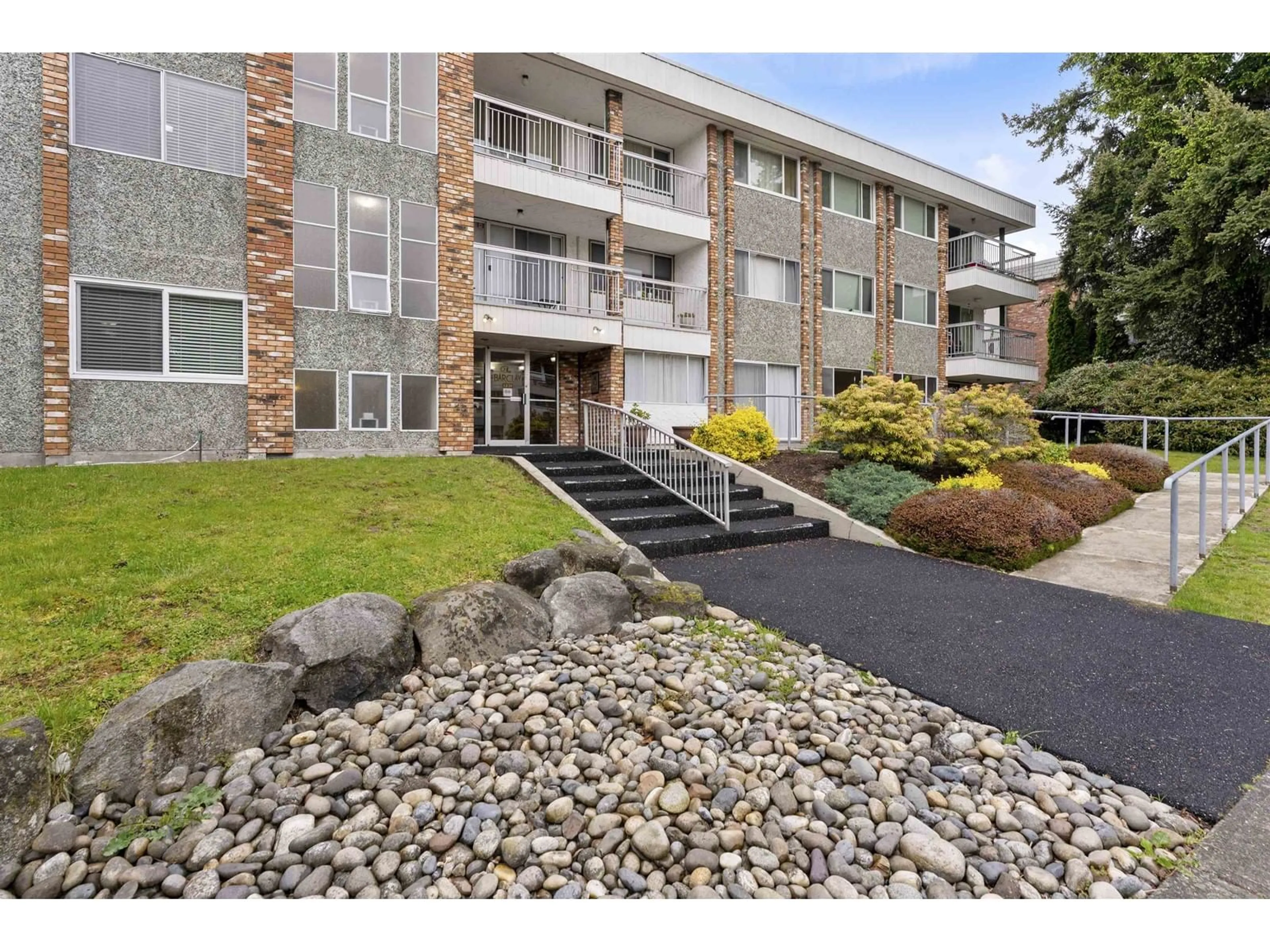 Unknown for 106 - 1331 FIR, White Rock British Columbia V4B4B3