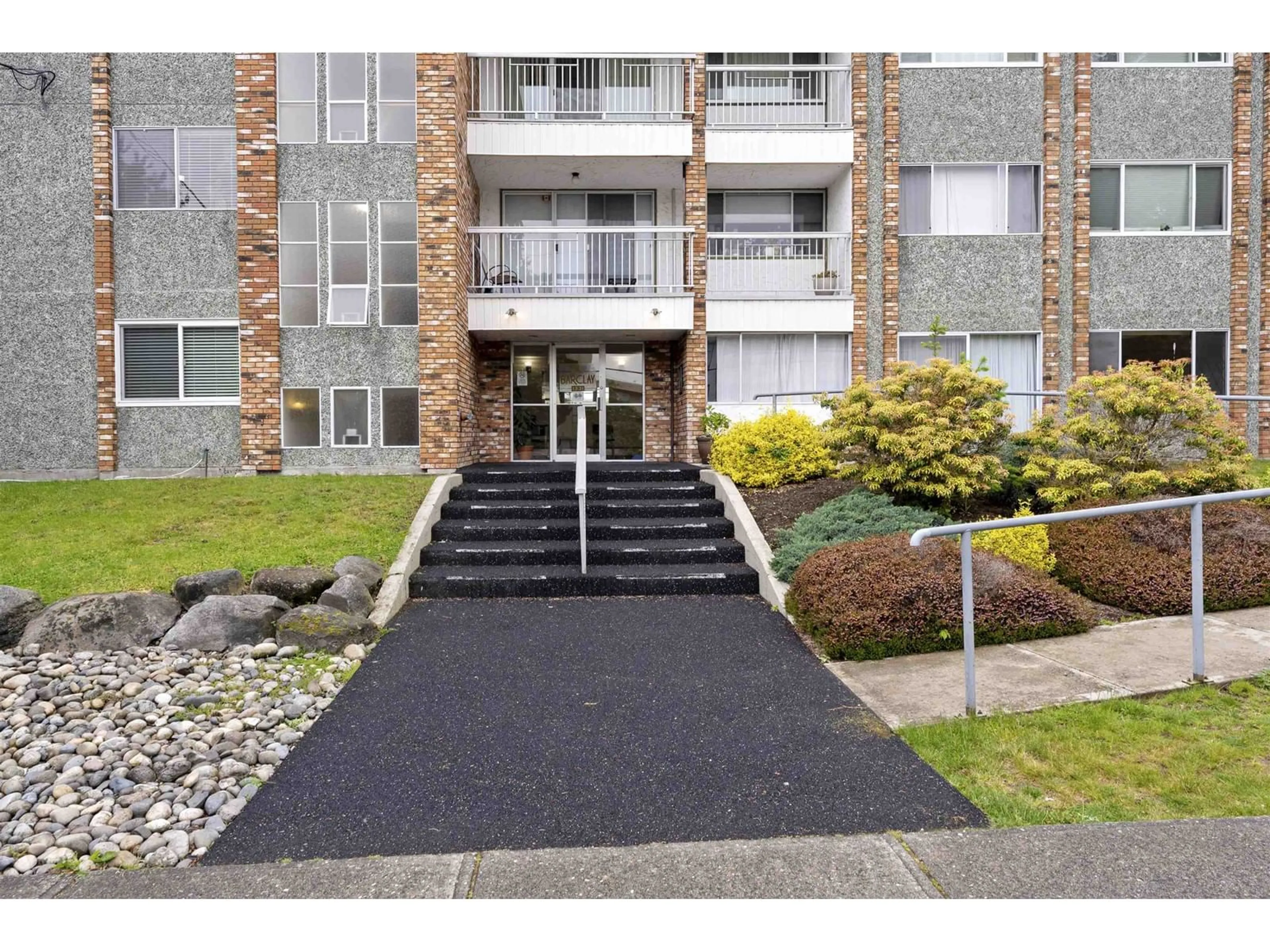 Unknown for 106 - 1331 FIR, White Rock British Columbia V4B4B3