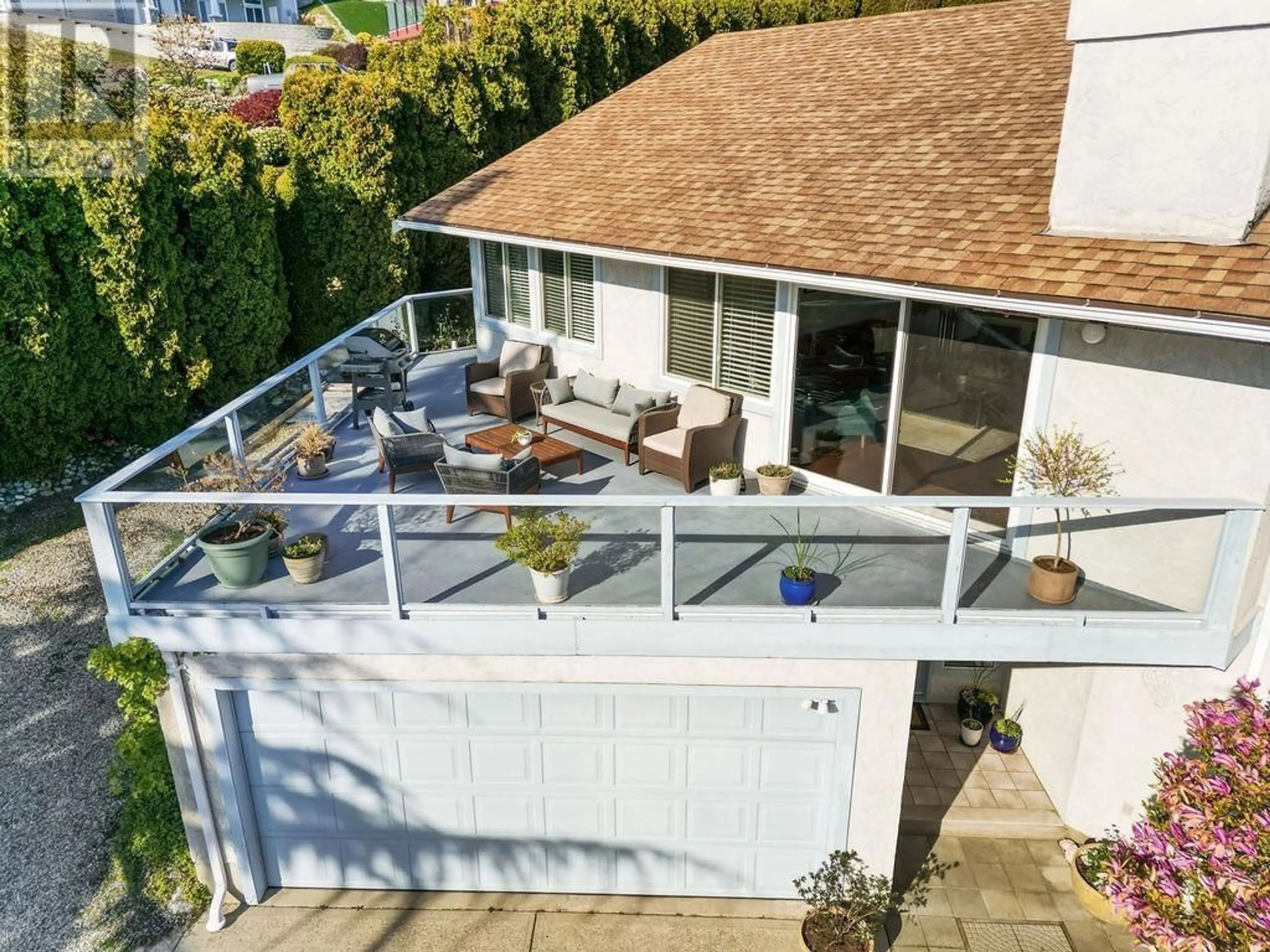 A pic from outside/outdoor area/front of a property/back of a property/a pic from drone, unknown for 308 HARRY ROAD, Gibsons British Columbia V0N1V5