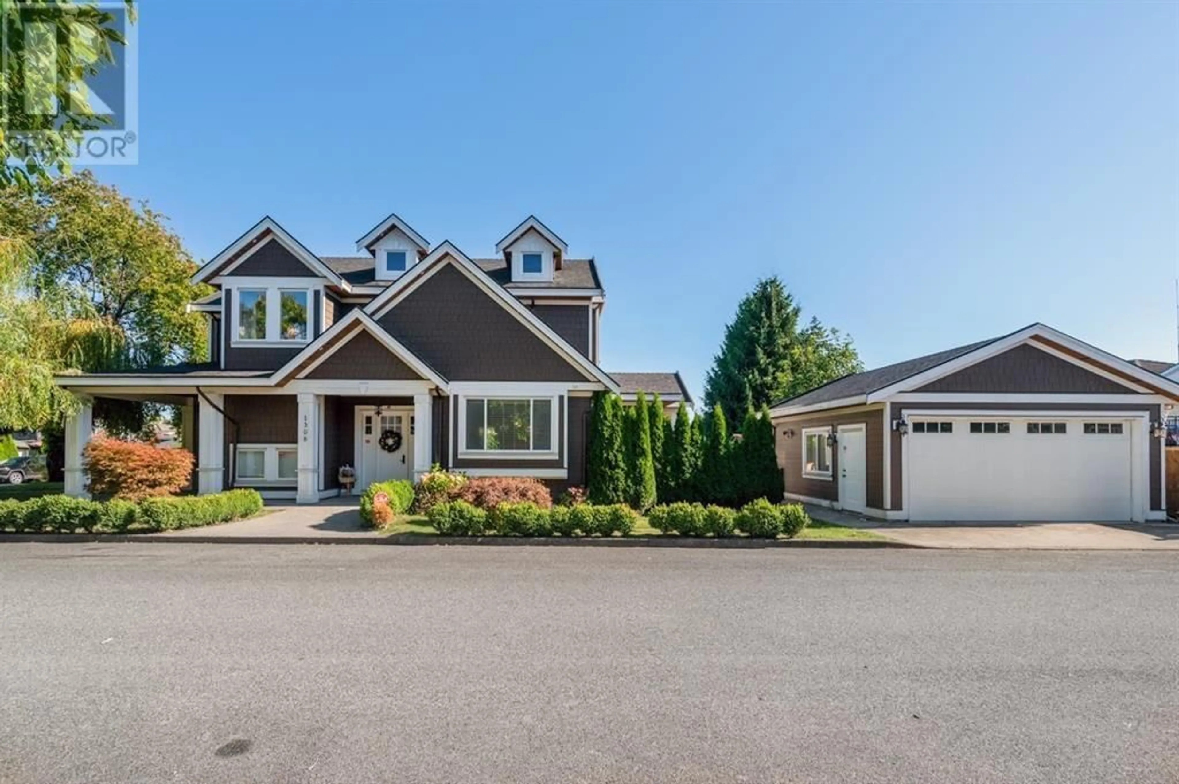 Home with vinyl exterior material, street for 1308 LONDON STREET, New Westminster British Columbia V3M4N5