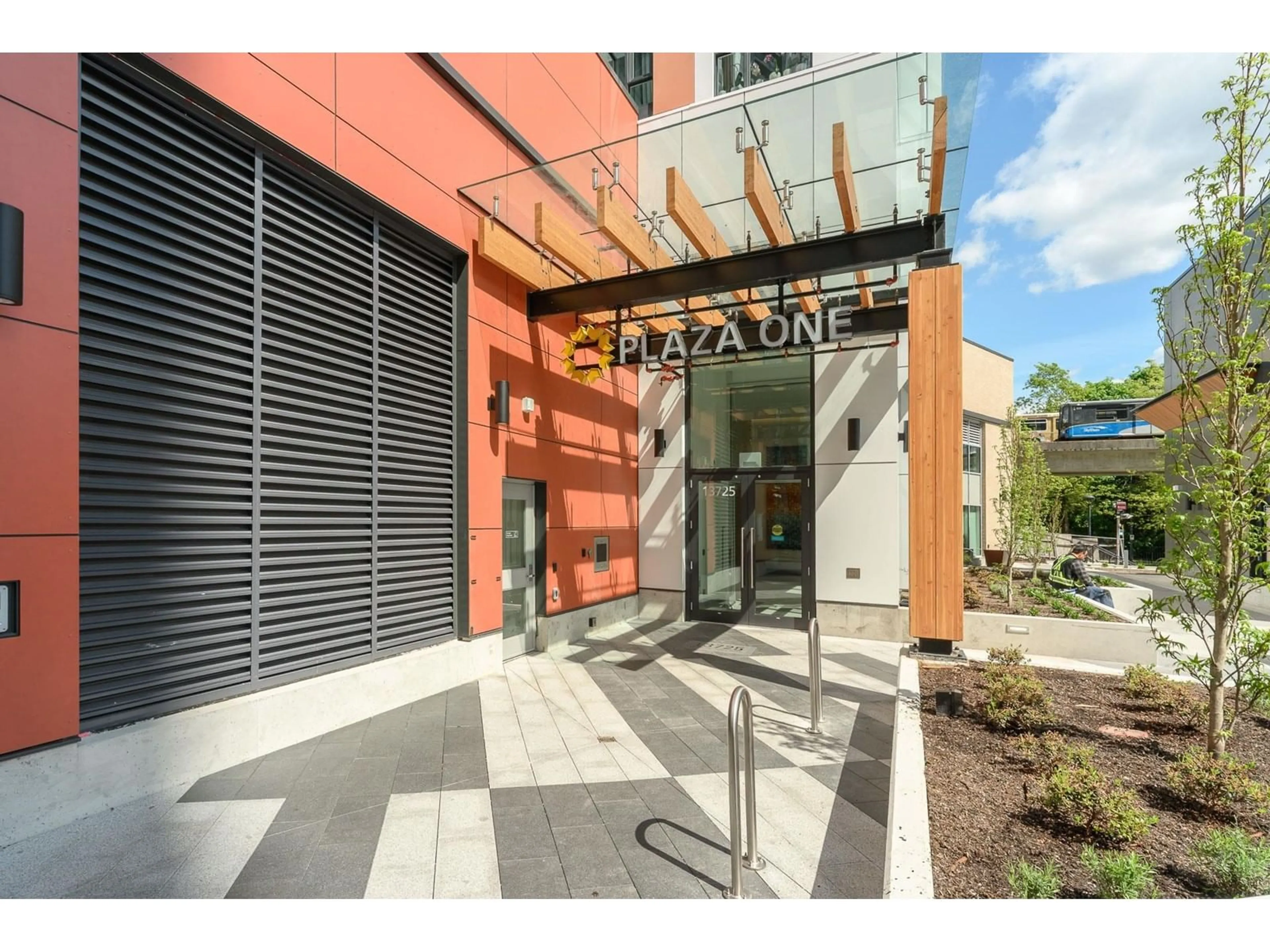 Indoor foyer for 1210 - 13725 GEORGE JUNCTION, Surrey British Columbia V3T4Y3