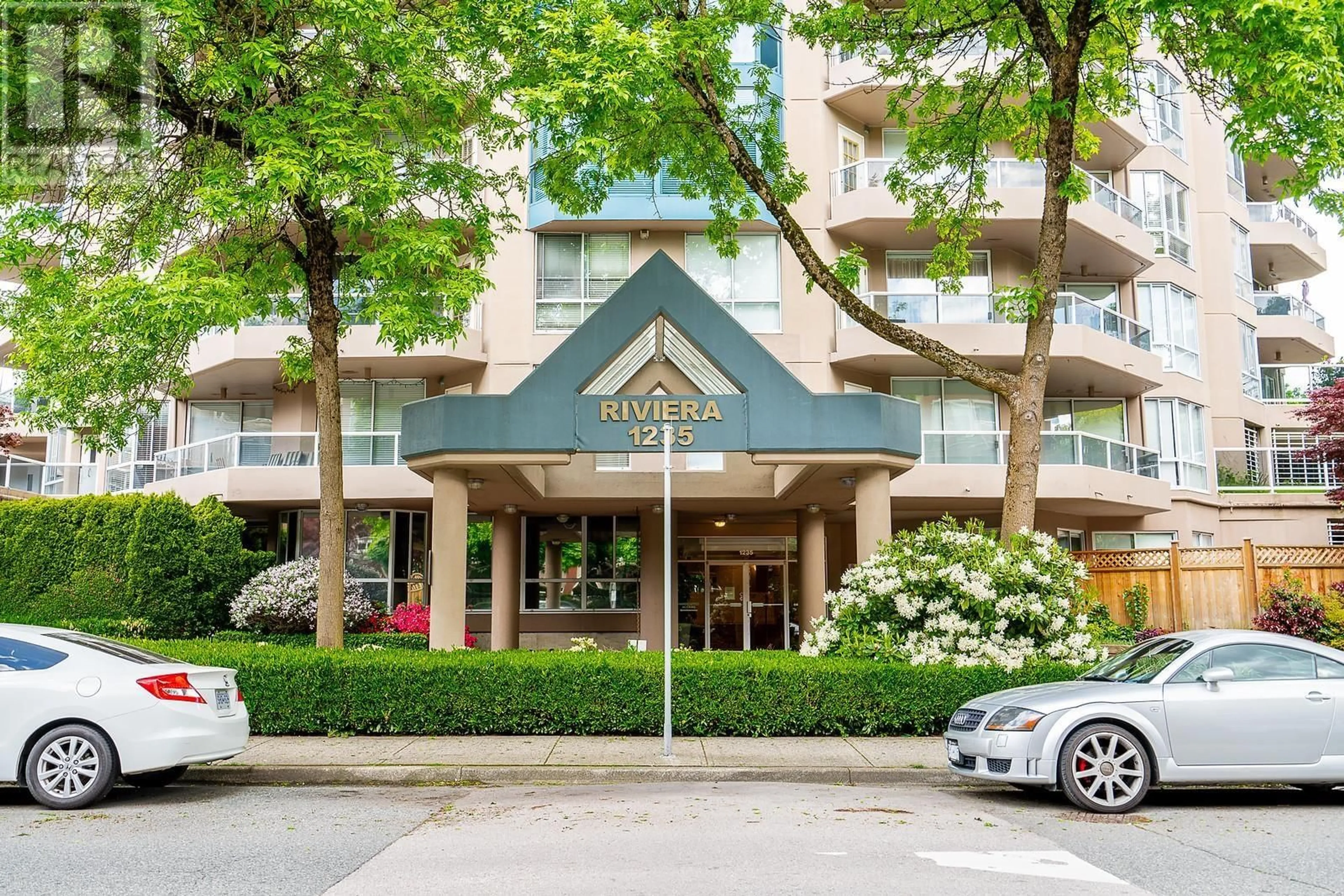 Indoor foyer for 805 - 1235 QUAYSIDE DRIVE, New Westminster British Columbia V3M6J5