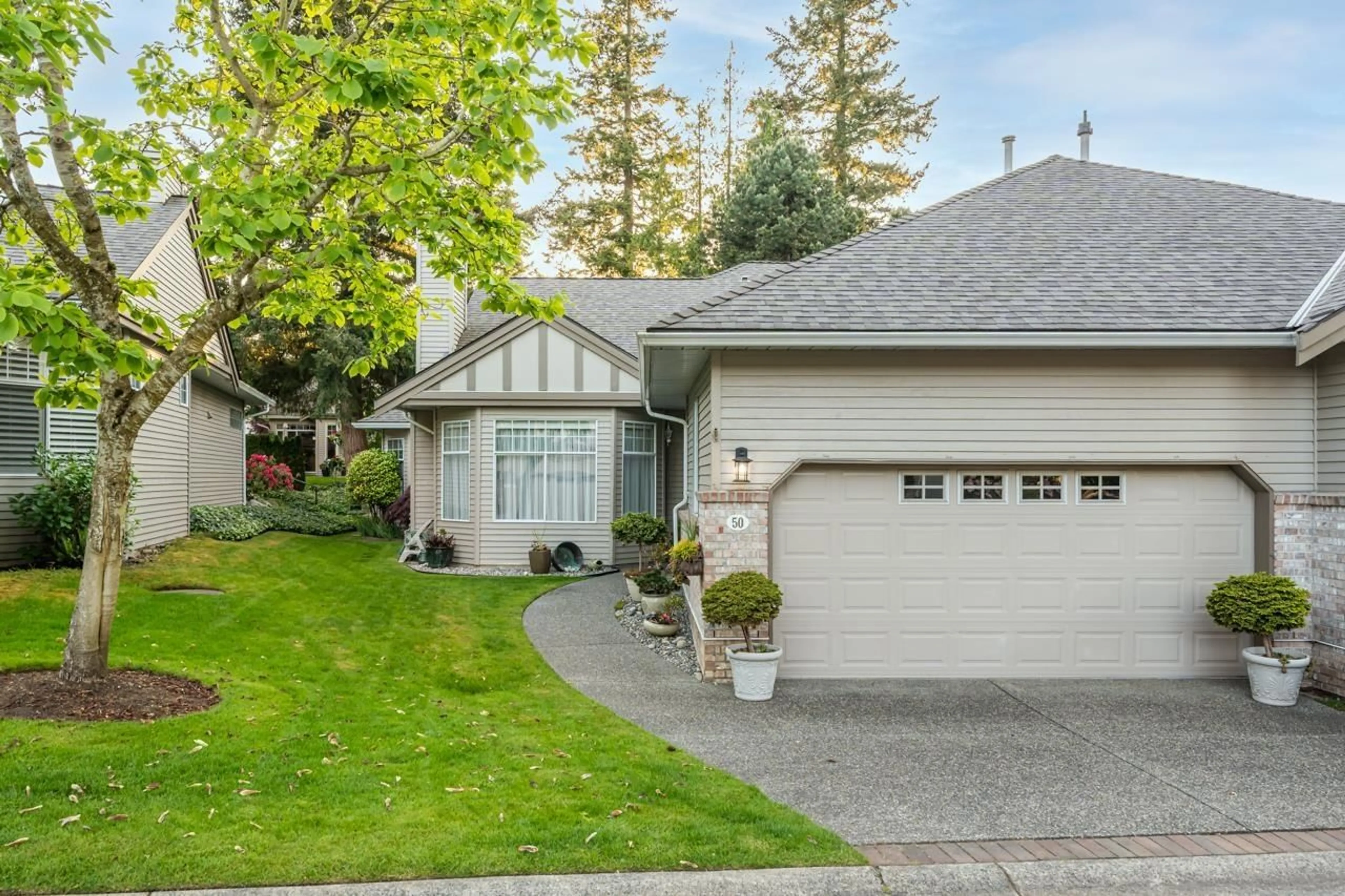 Home with vinyl exterior material, street for 50 - 2533 152, Surrey British Columbia V4P1N4