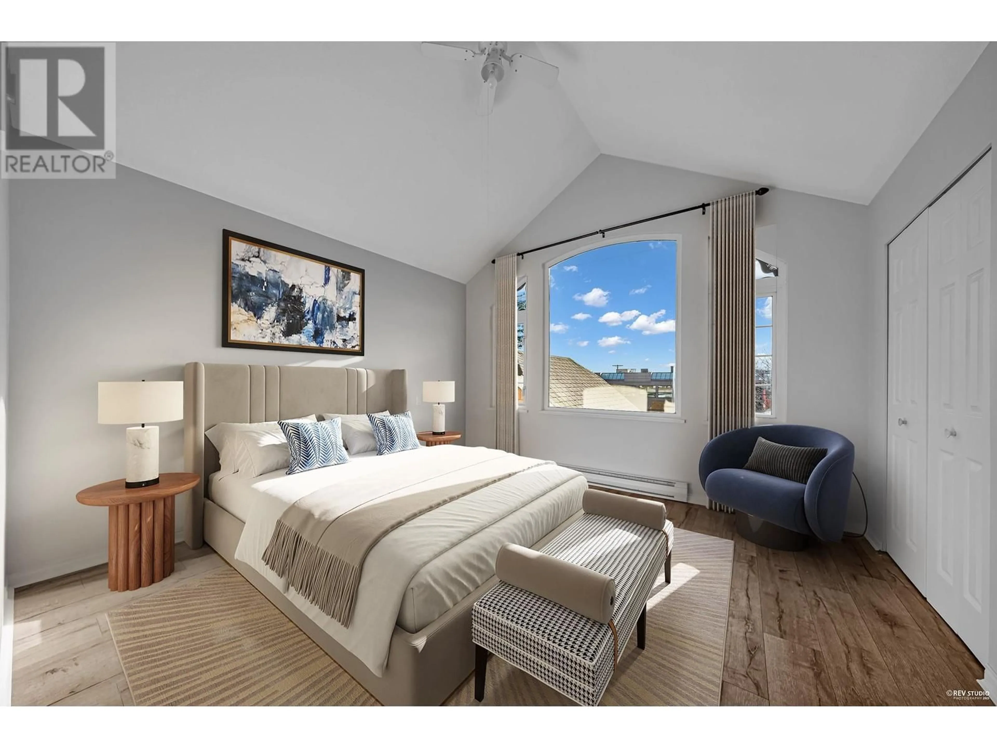 A pic of a room for 1 - 910 16TH STREET, North Vancouver British Columbia V7P1R3