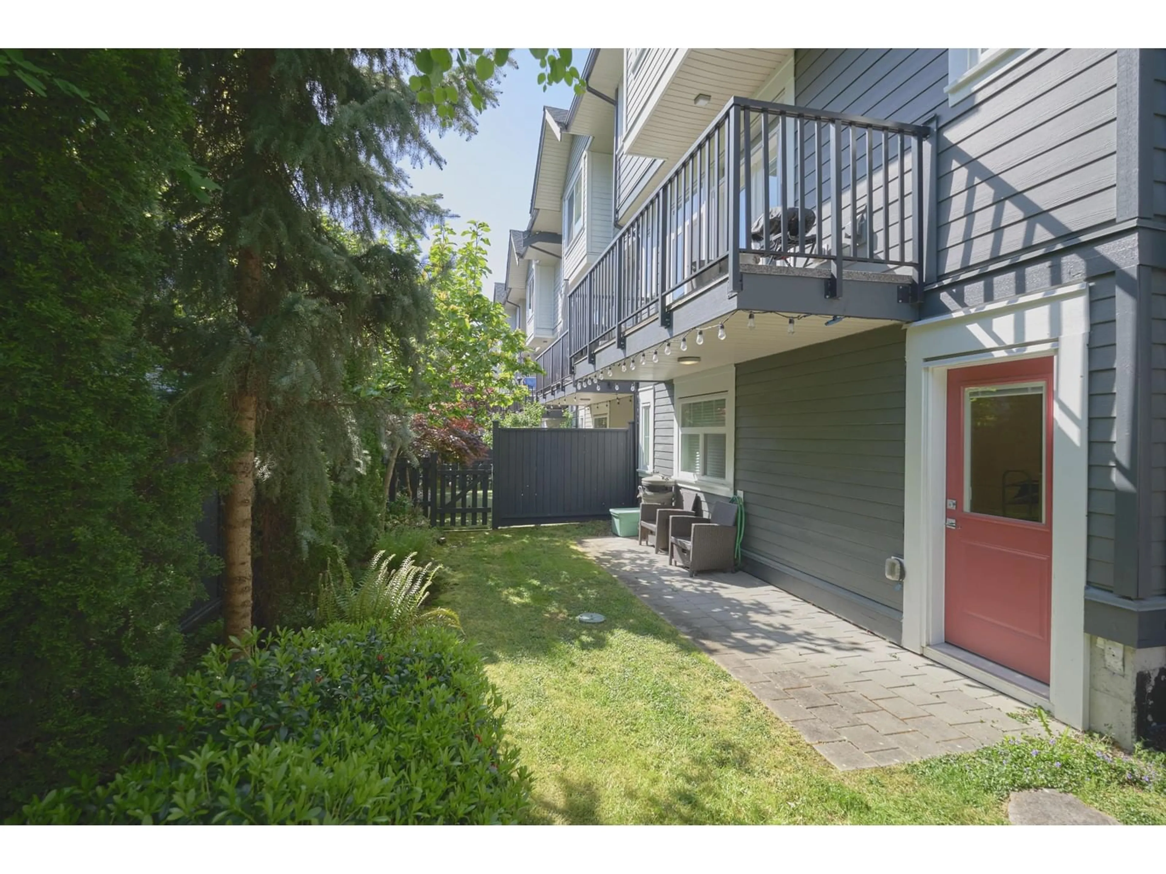 Patio, street for 20 - 7665 209, Langley British Columbia V2Y0V2