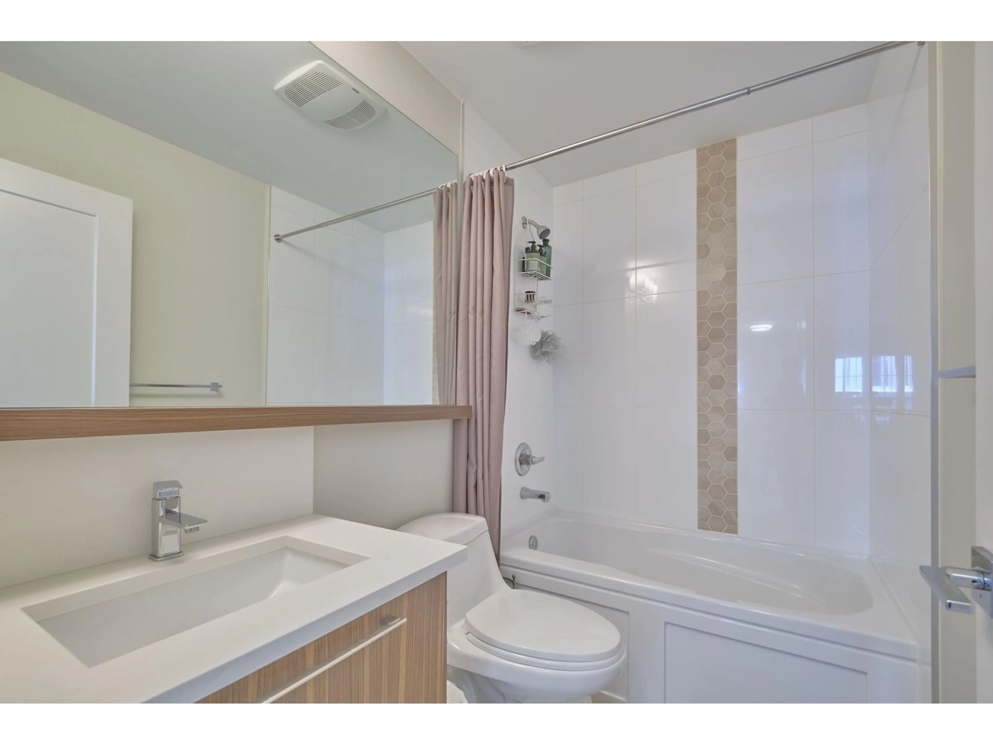 Standard bathroom, ceramic/tile floor for 20 - 7665 209, Langley British Columbia V2Y0V2