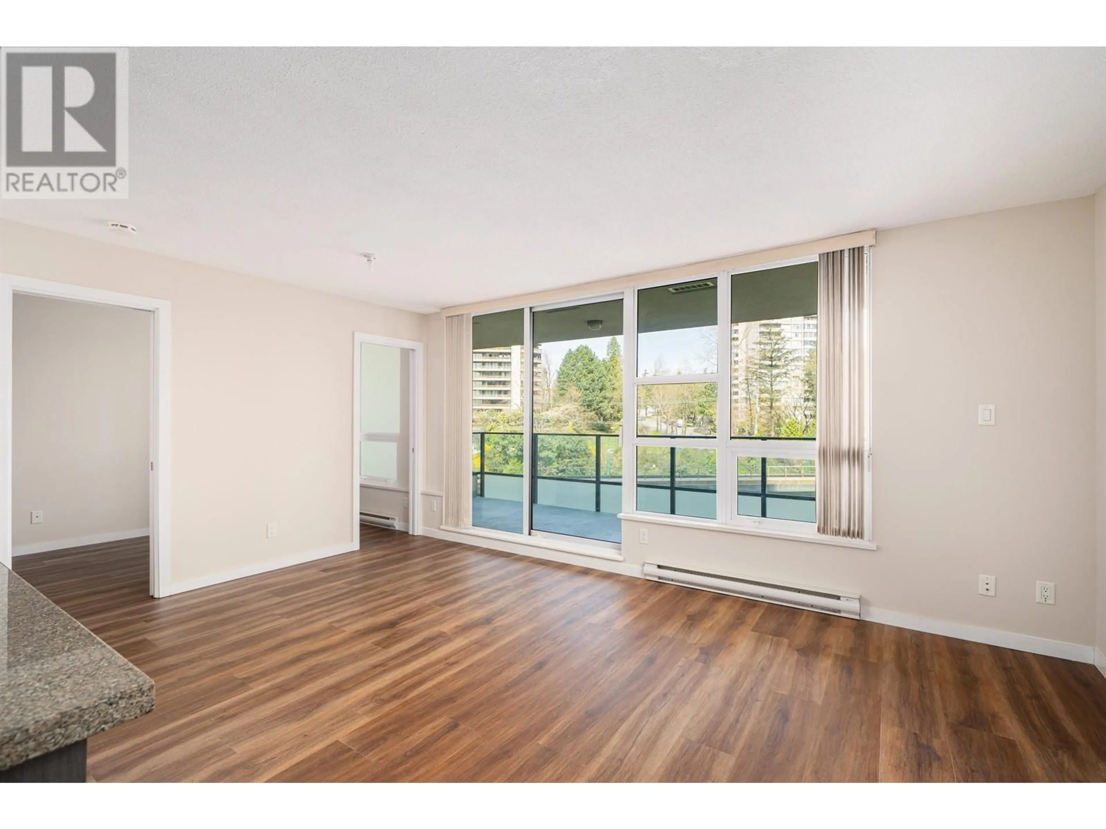 A pic of a room for 801 - 2200 DOUGLAS ROAD, Burnaby British Columbia V5C0G8