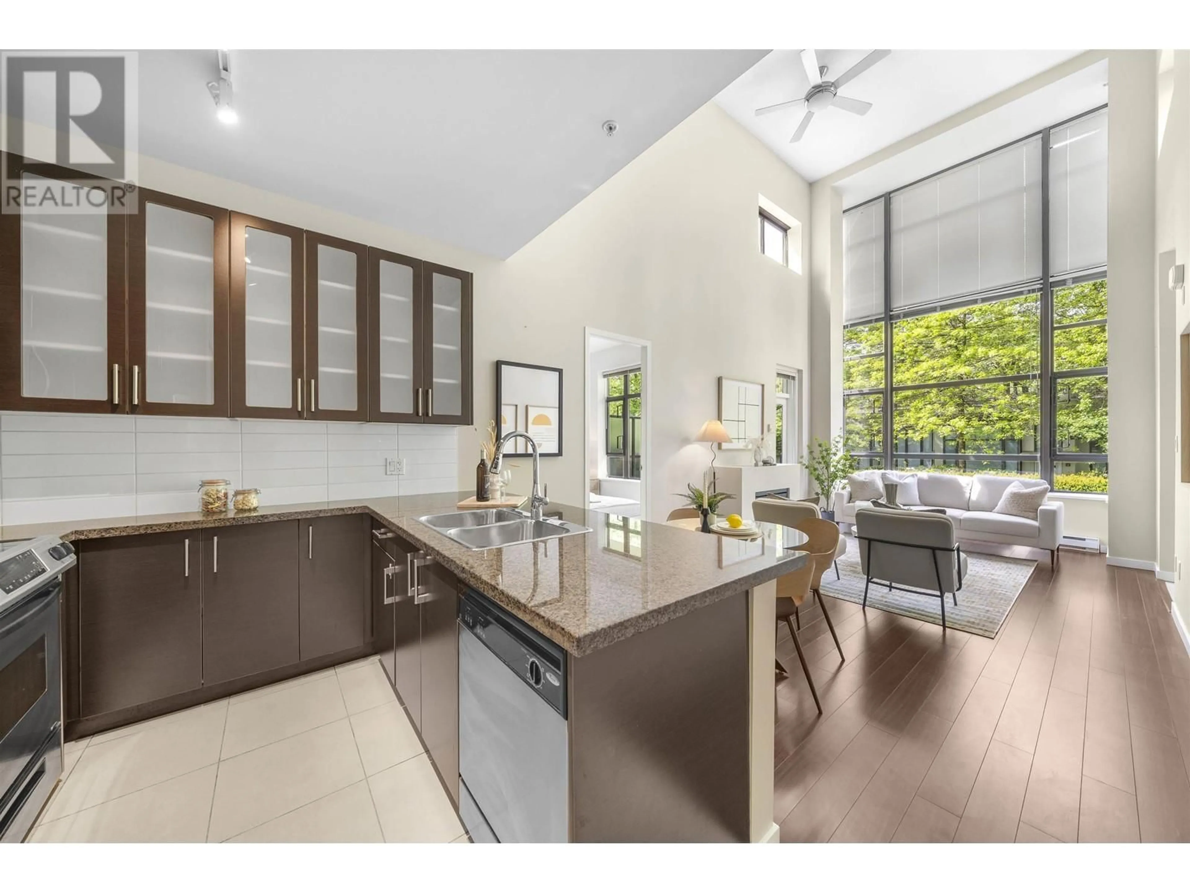 Open concept kitchen, unknown for TH4 - 4250 DAWSON STREET, Burnaby British Columbia V5C4B1