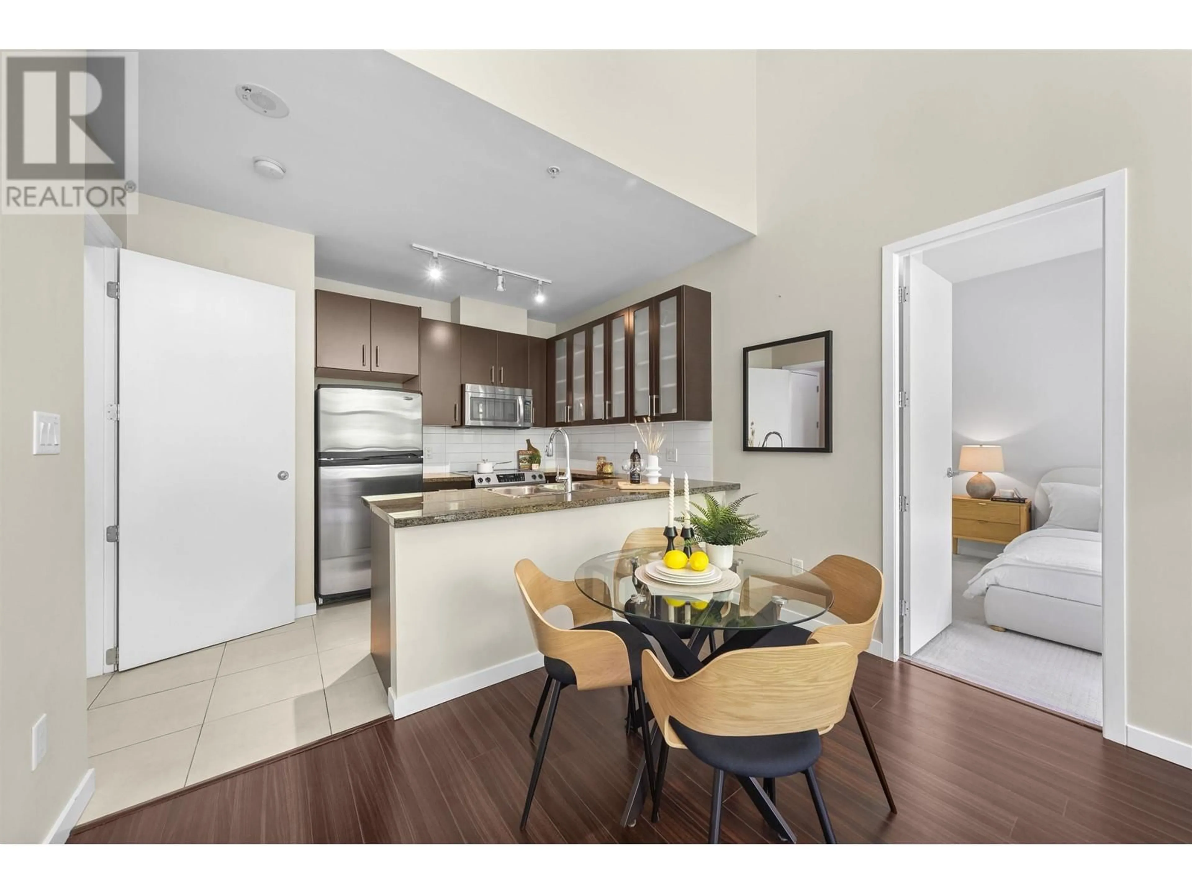 Open concept kitchen, unknown for TH4 - 4250 DAWSON STREET, Burnaby British Columbia V5C4B1