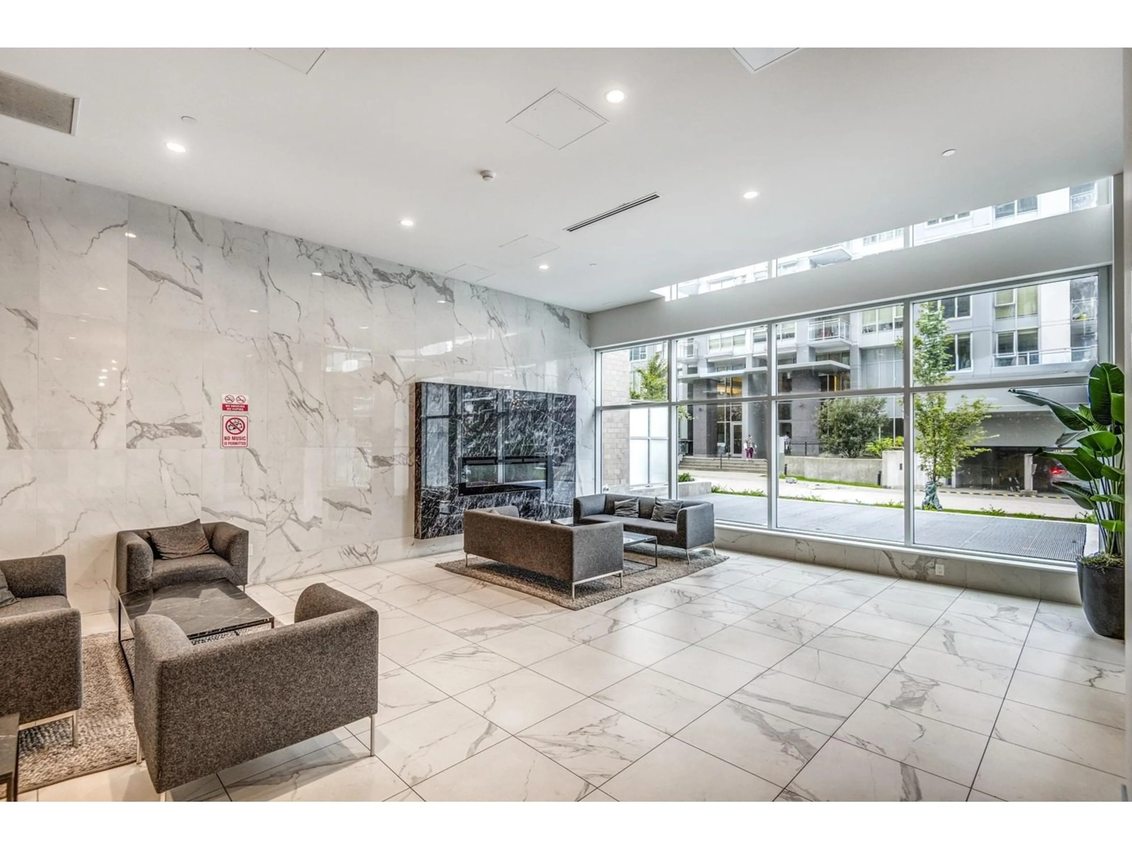 Lobby for 409 - 13350 CENTRAL, Surrey British Columbia V3T0S1