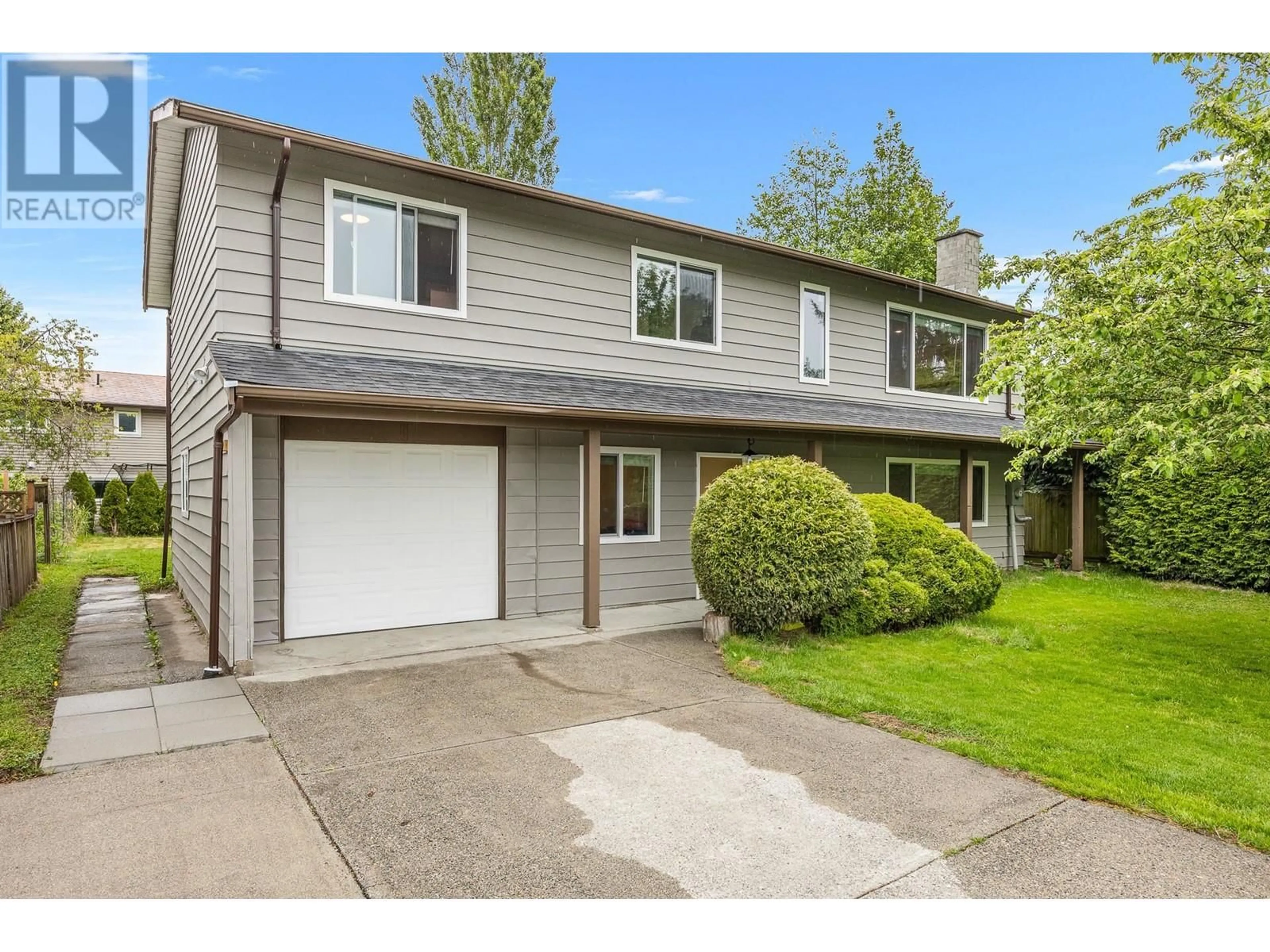 Home with vinyl exterior material, street for 6043 - 45 AVENUE AVENUE, Delta British Columbia V4K3W8