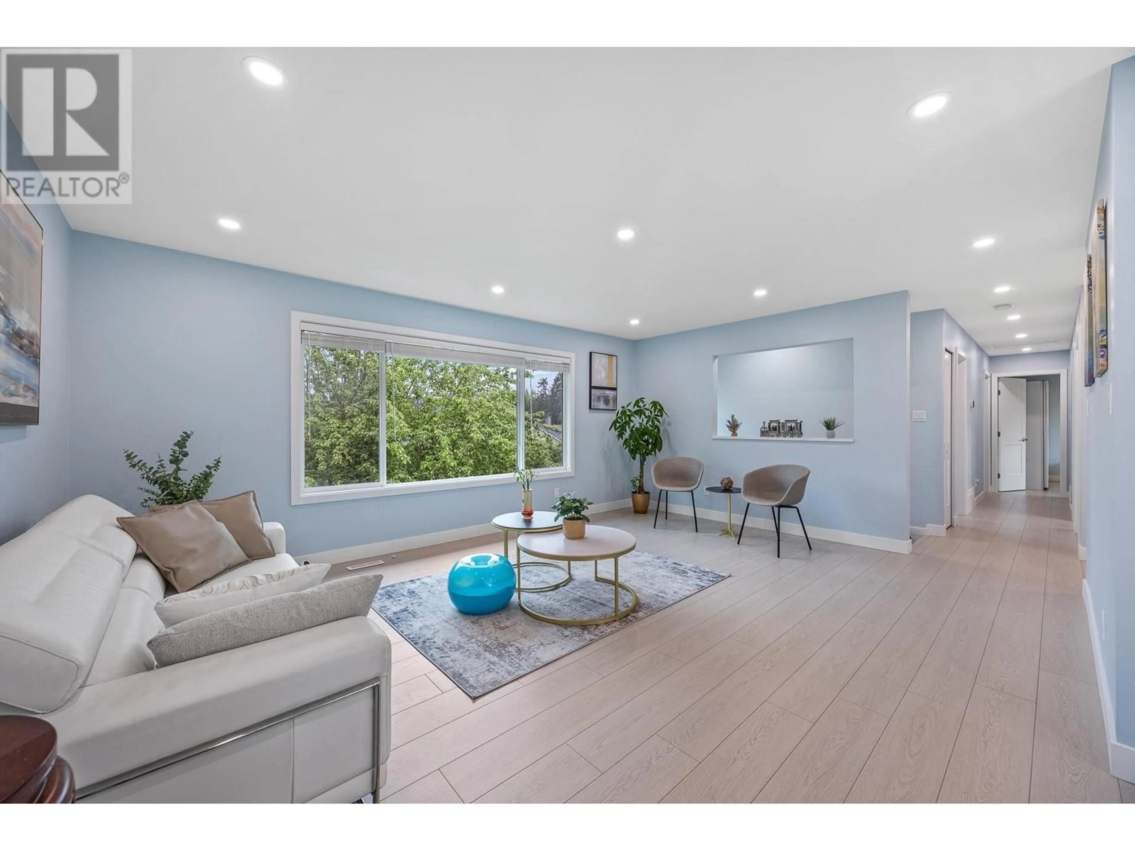 Living room with furniture, unknown for 6043 - 45 AVENUE AVENUE, Delta British Columbia V4K3W8