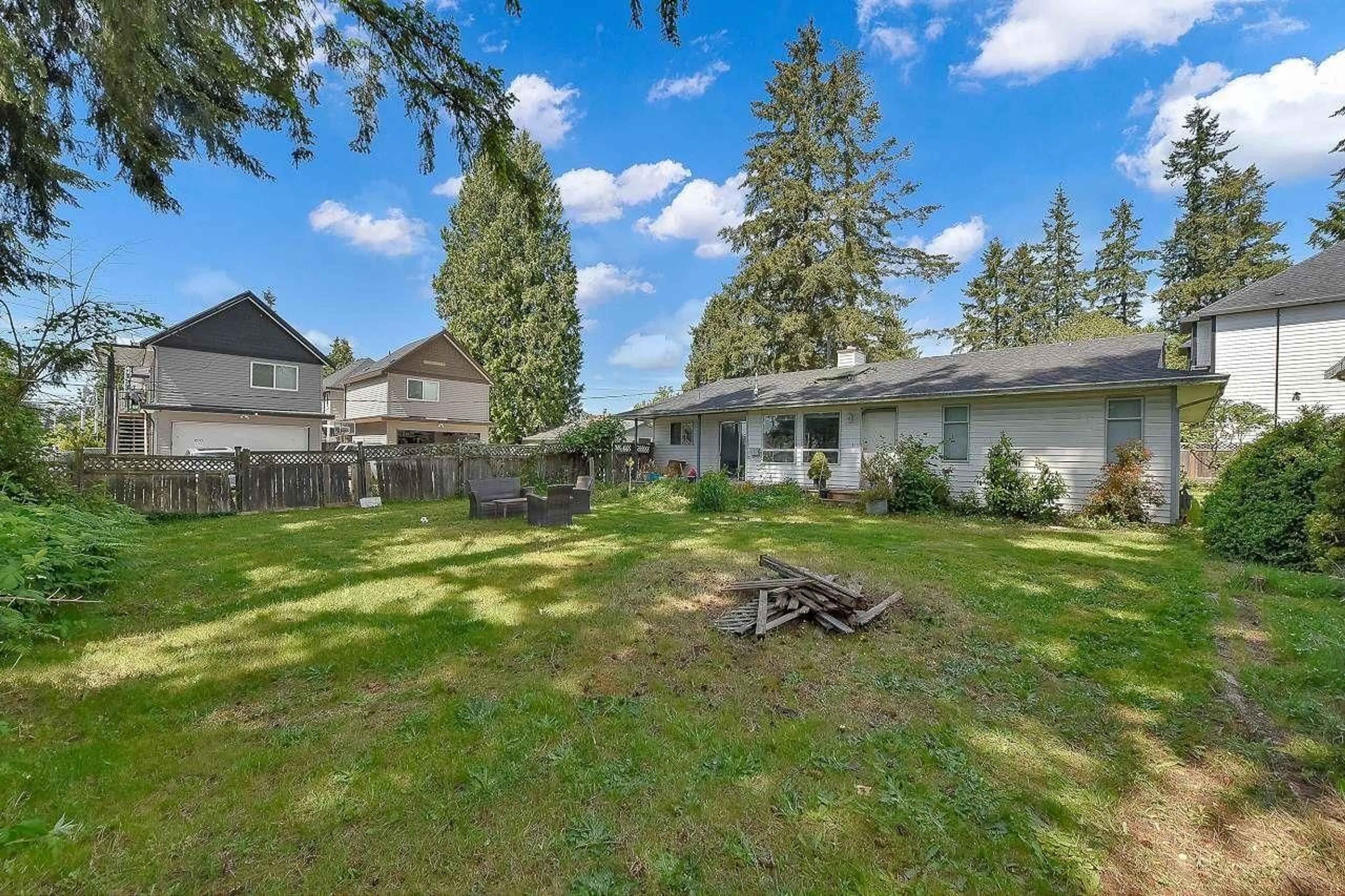 Patio, unknown for 12835 60, Surrey British Columbia V3X2C2
