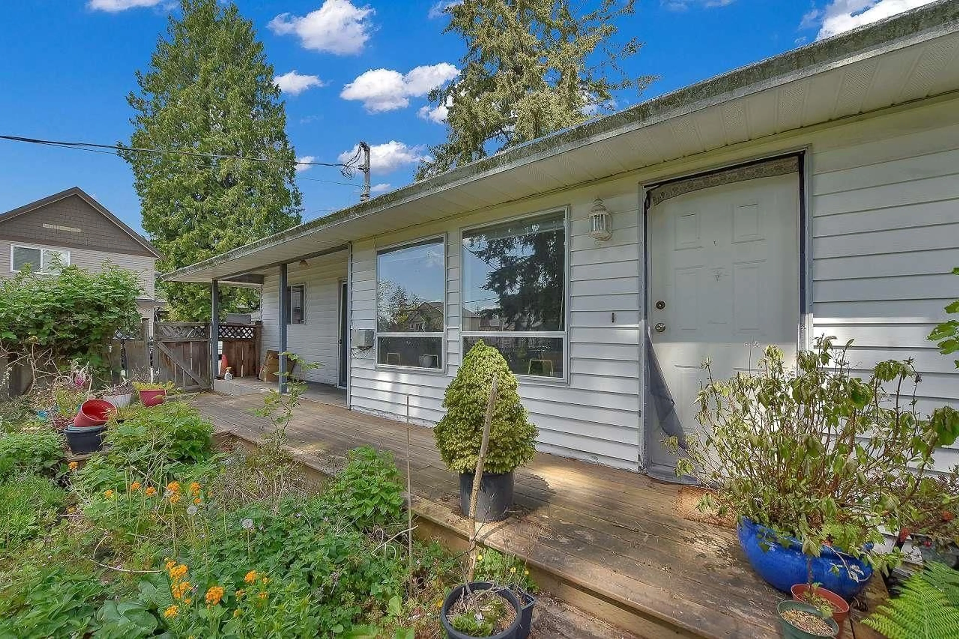 Patio, water/lake/river/ocean view for 12835 60, Surrey British Columbia V3X2C2