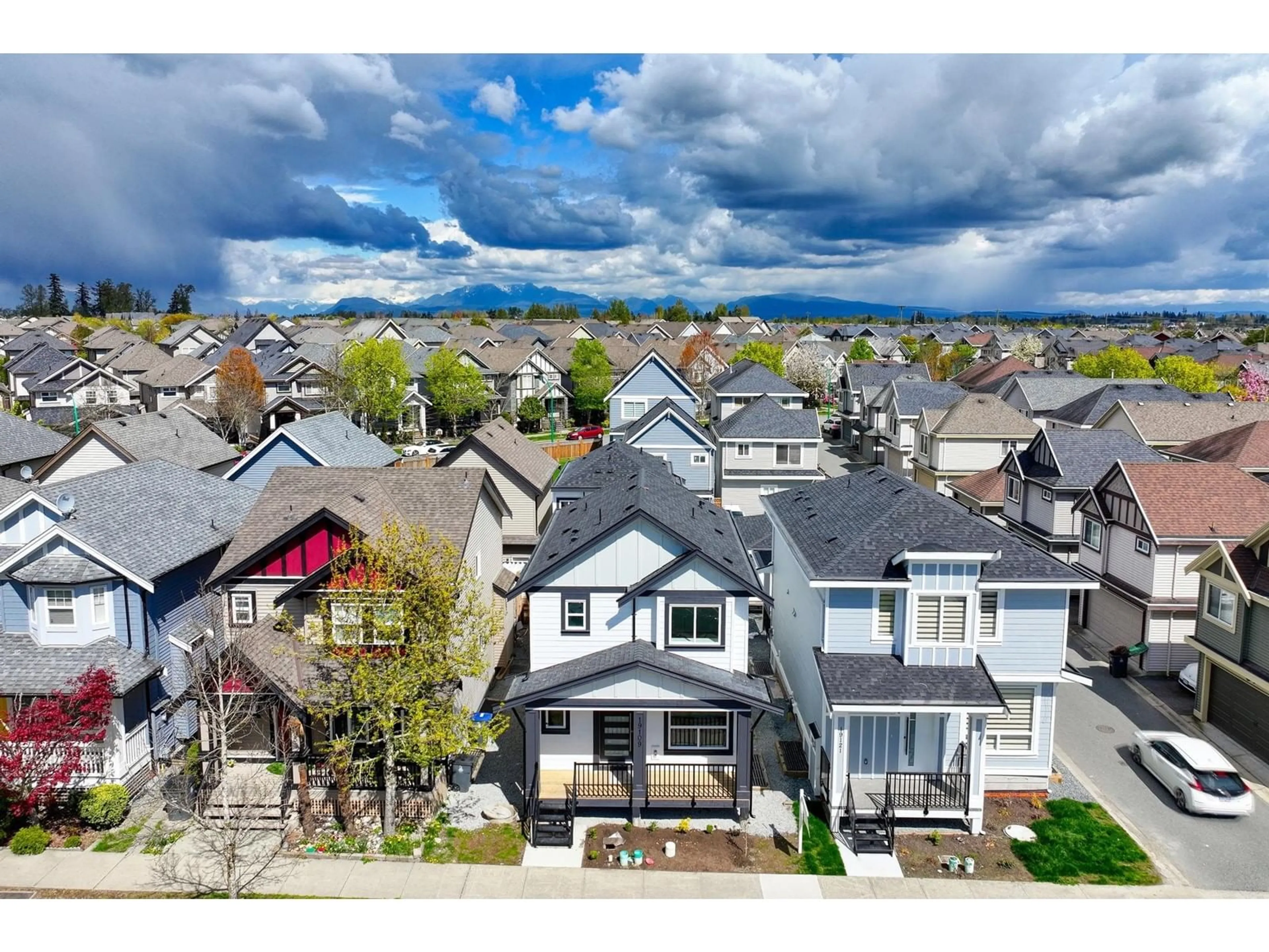 A pic from outside/outdoor area/front of a property/back of a property/a pic from drone, unknown for 19109 67, Surrey British Columbia V4N6A4
