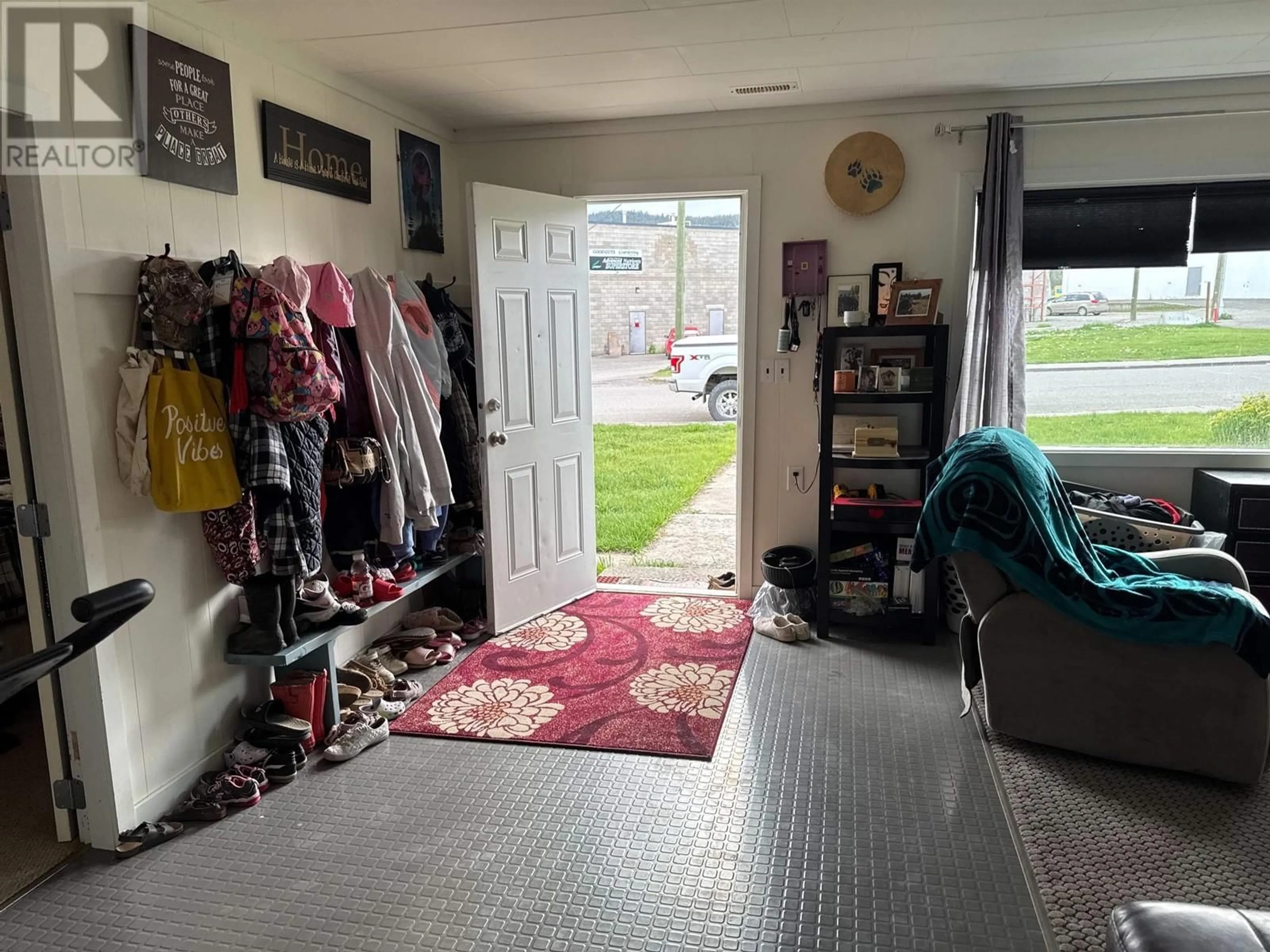 Unknown for 242 THIRD AVENUE, Williams Lake British Columbia V2G1J4