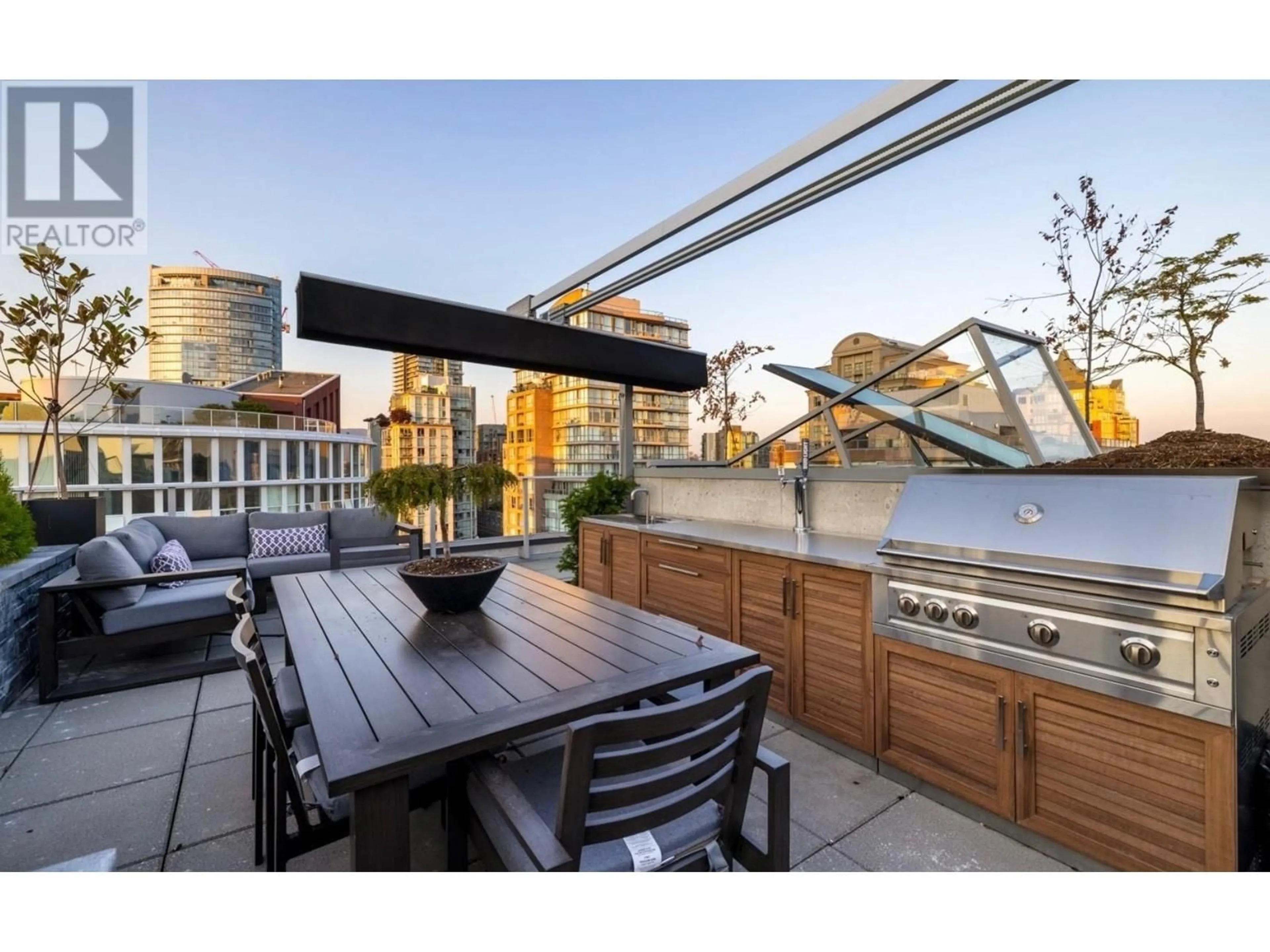 Patio, city buildings view from balcony for 2502 - 999 SEYMOUR STREET, Vancouver British Columbia V6B0M5