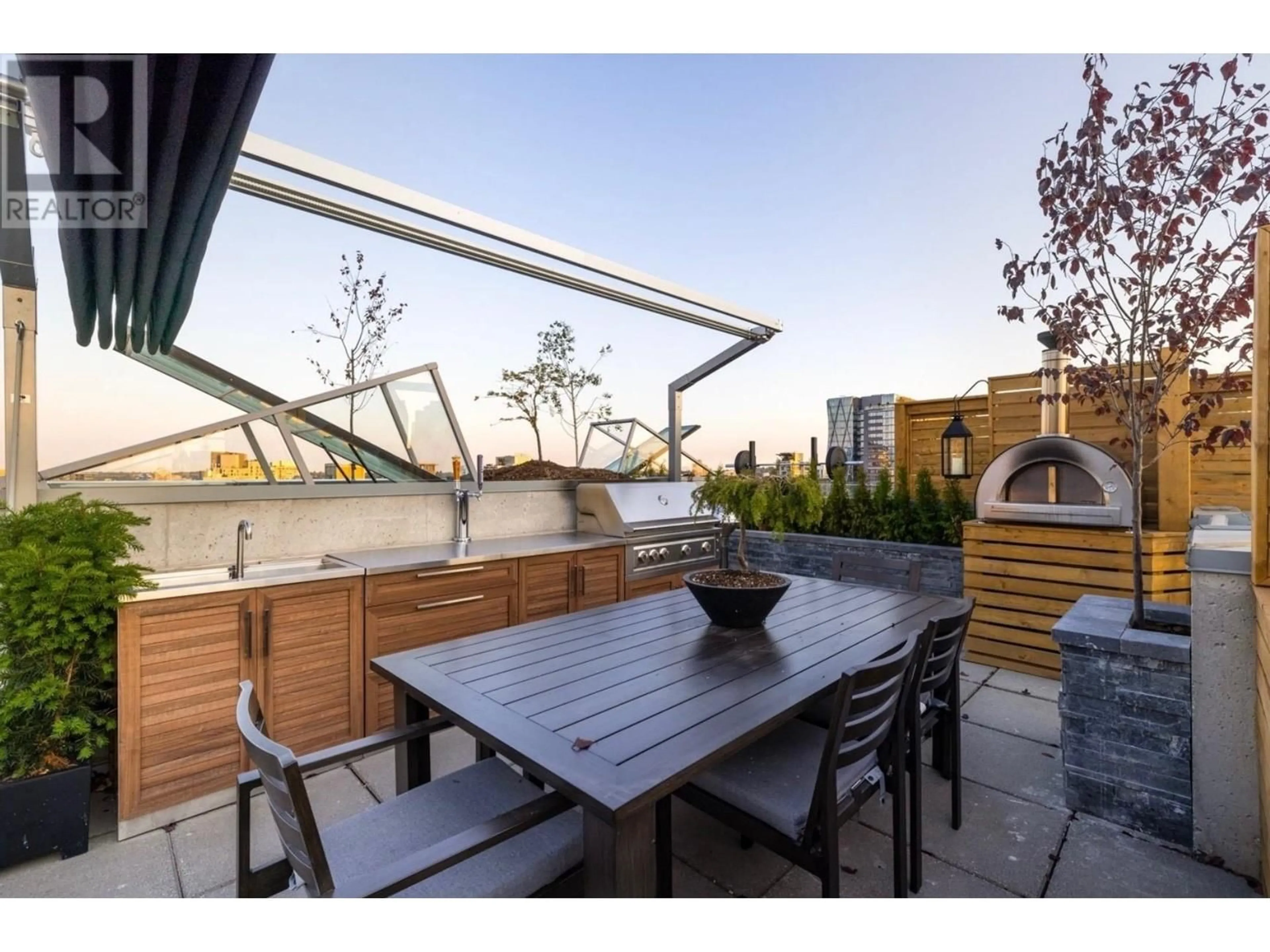 Patio, street for 2502 - 999 SEYMOUR STREET, Vancouver British Columbia V6B0M5