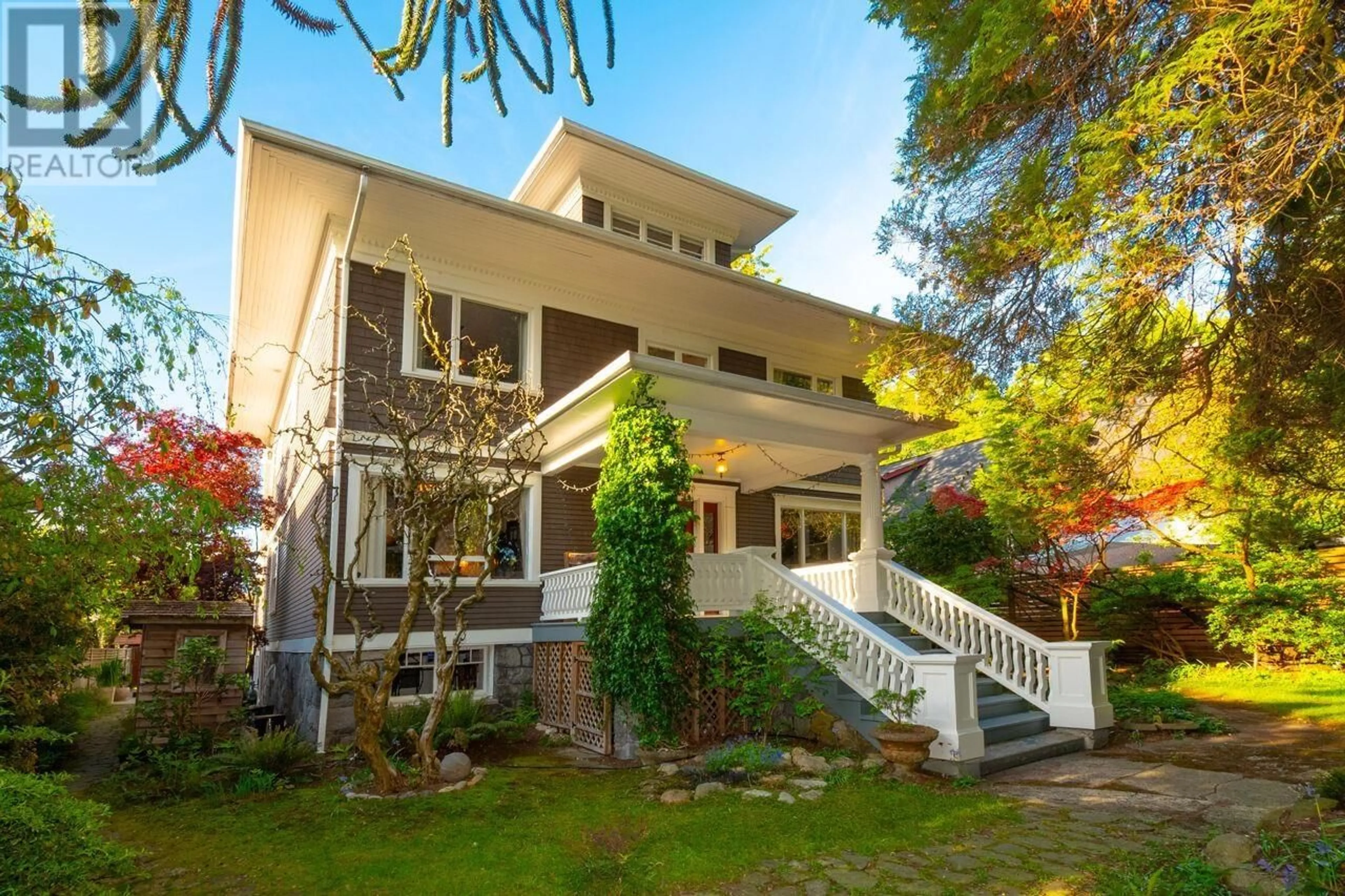 Unknown for 1859 NAPIER STREET, Vancouver British Columbia V5L2N4