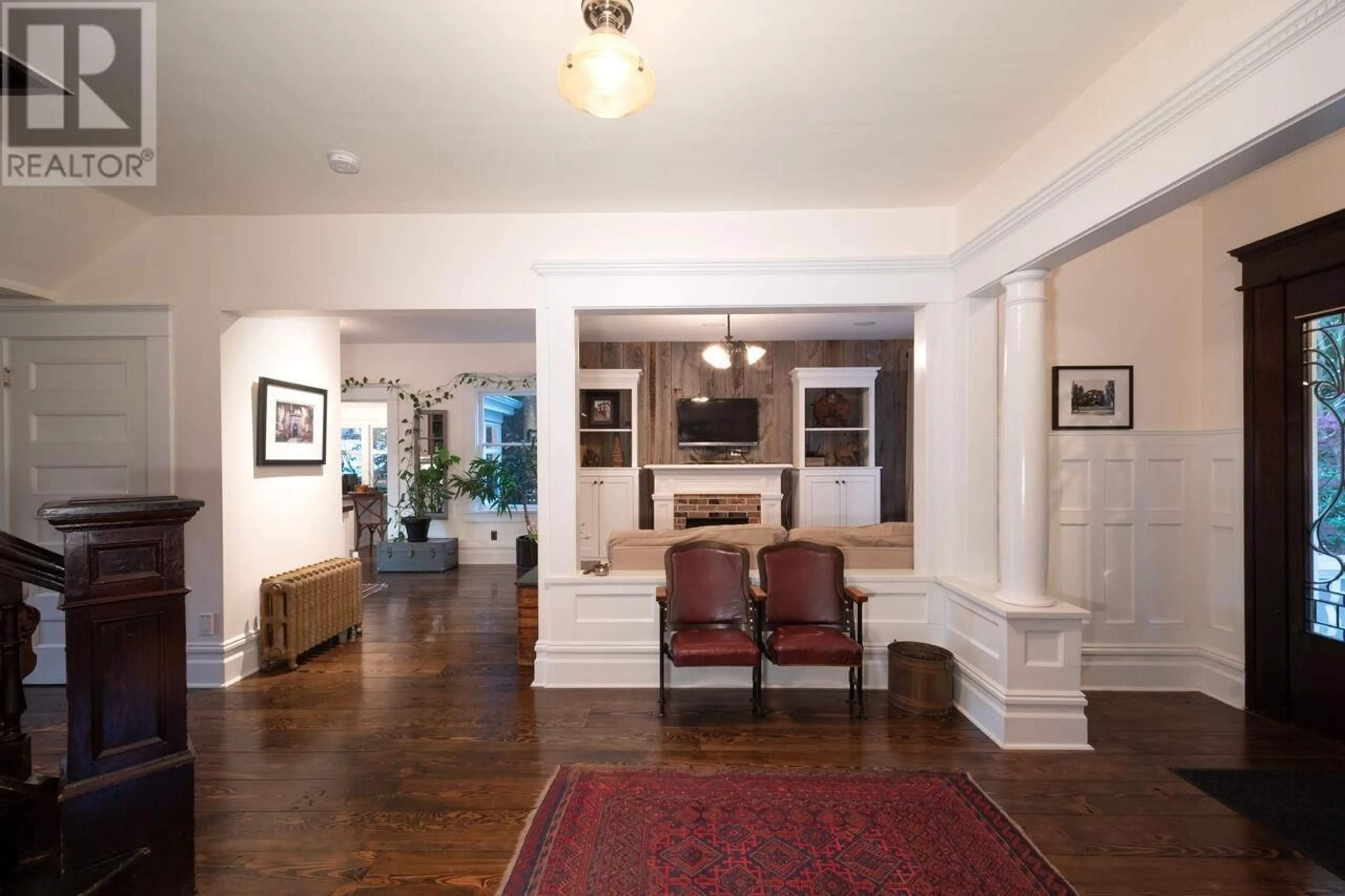 Indoor foyer for 1859 NAPIER STREET, Vancouver British Columbia V5L2N4