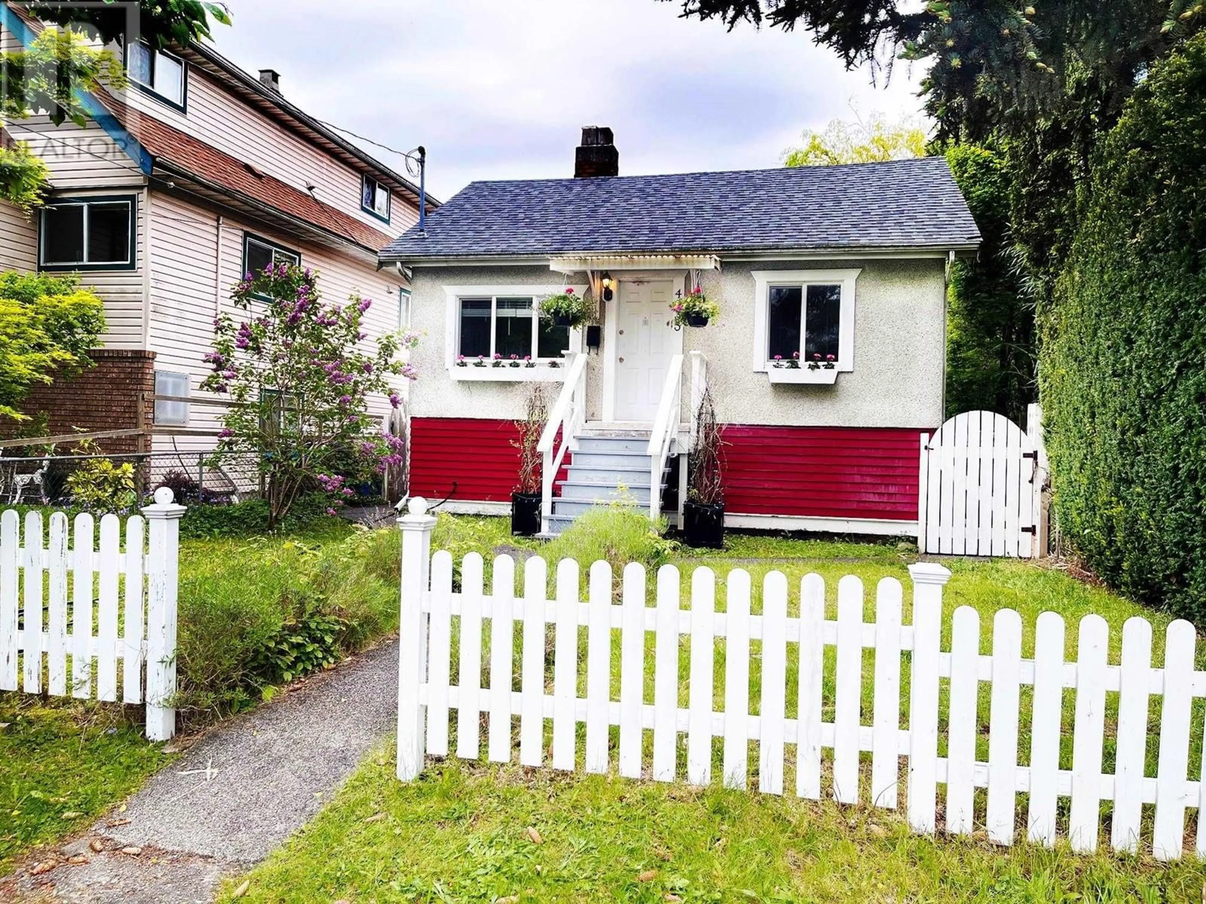 Unknown for 4533 GOTHARD STREET, Vancouver British Columbia V5R3K8