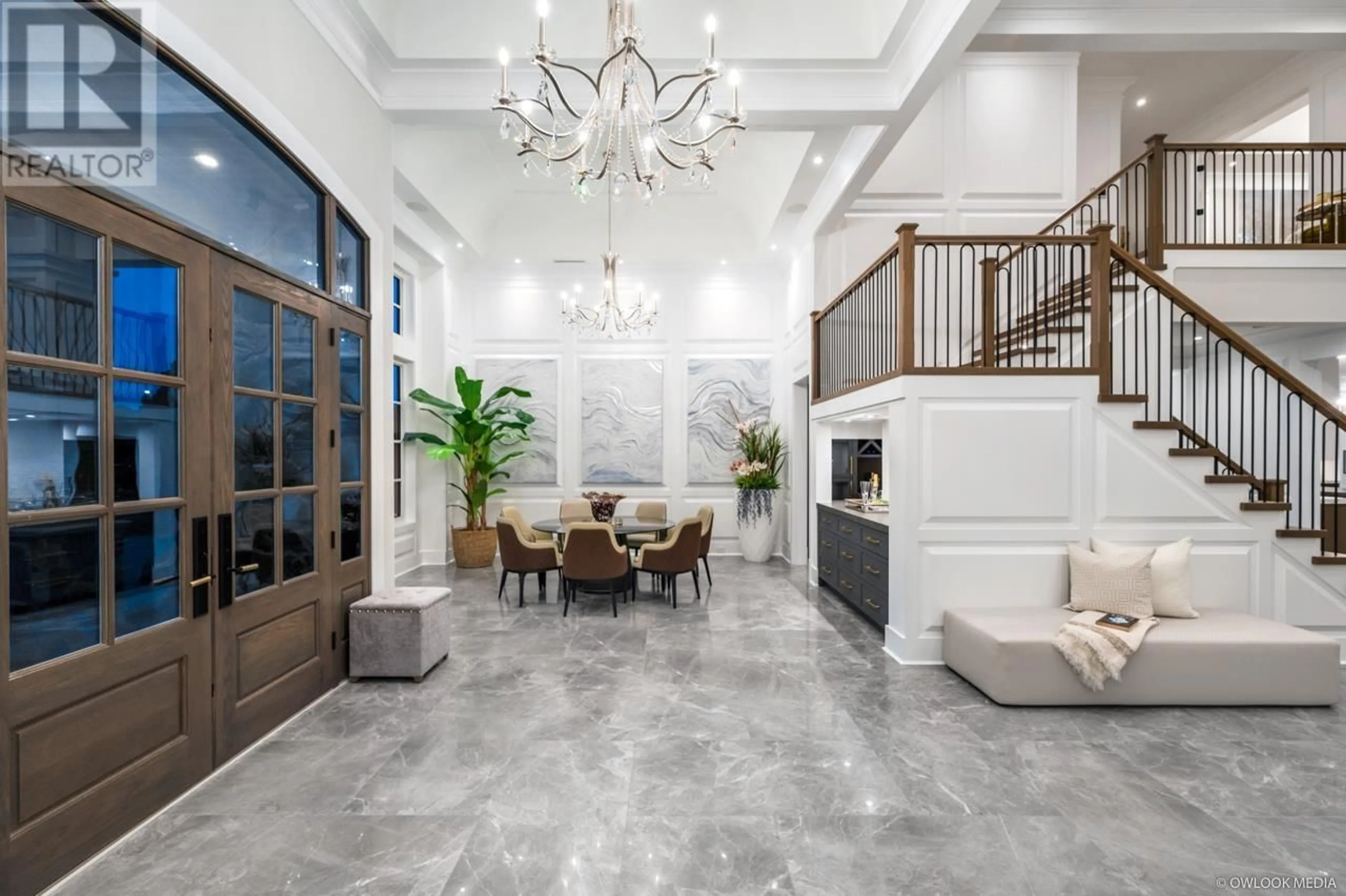 Indoor foyer for 7680 GLACIER CRESCENT, Richmond British Columbia V7A1L5