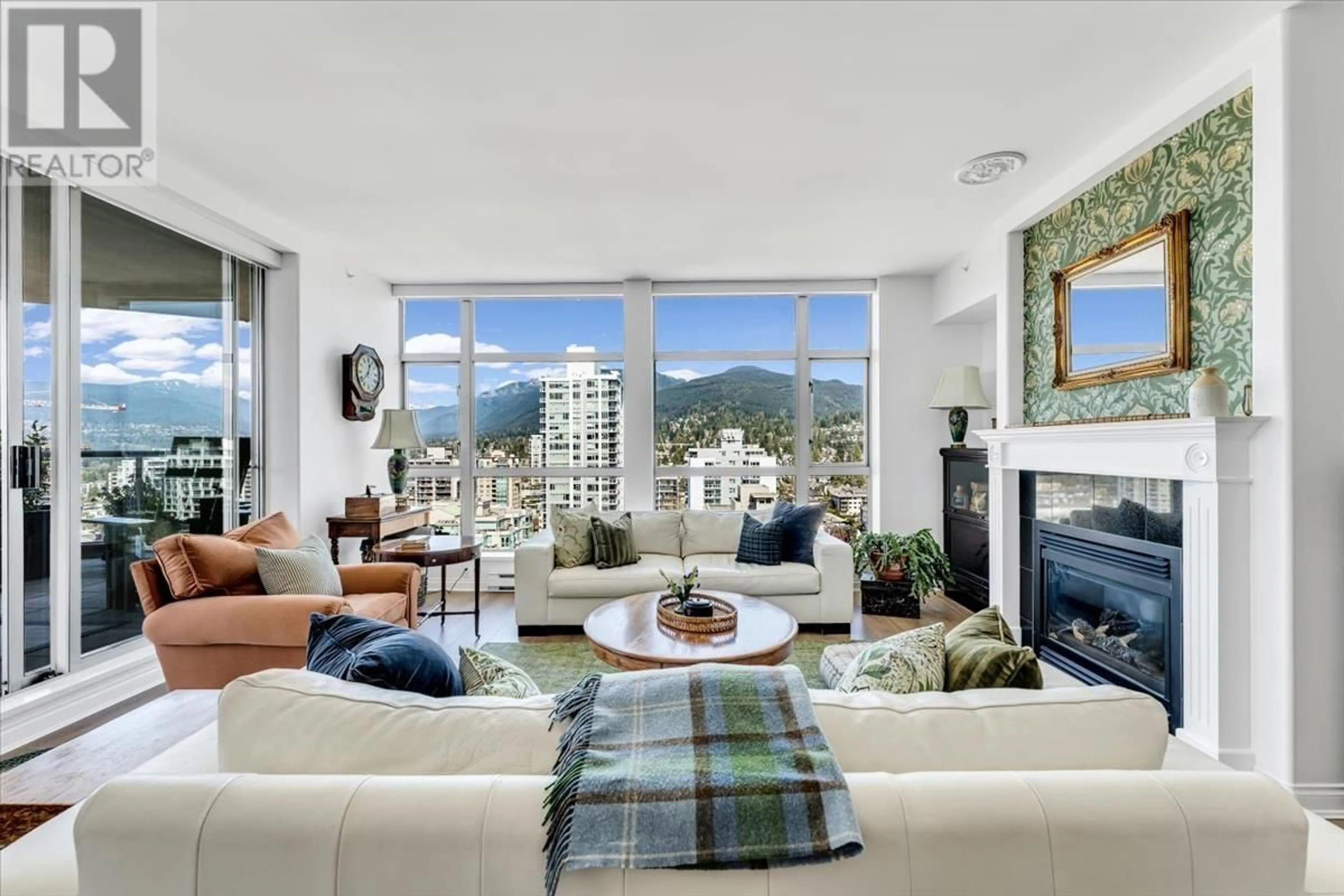 Living room with furniture, unknown for 1601 - 160 13TH STREET, North Vancouver British Columbia V7L2L5