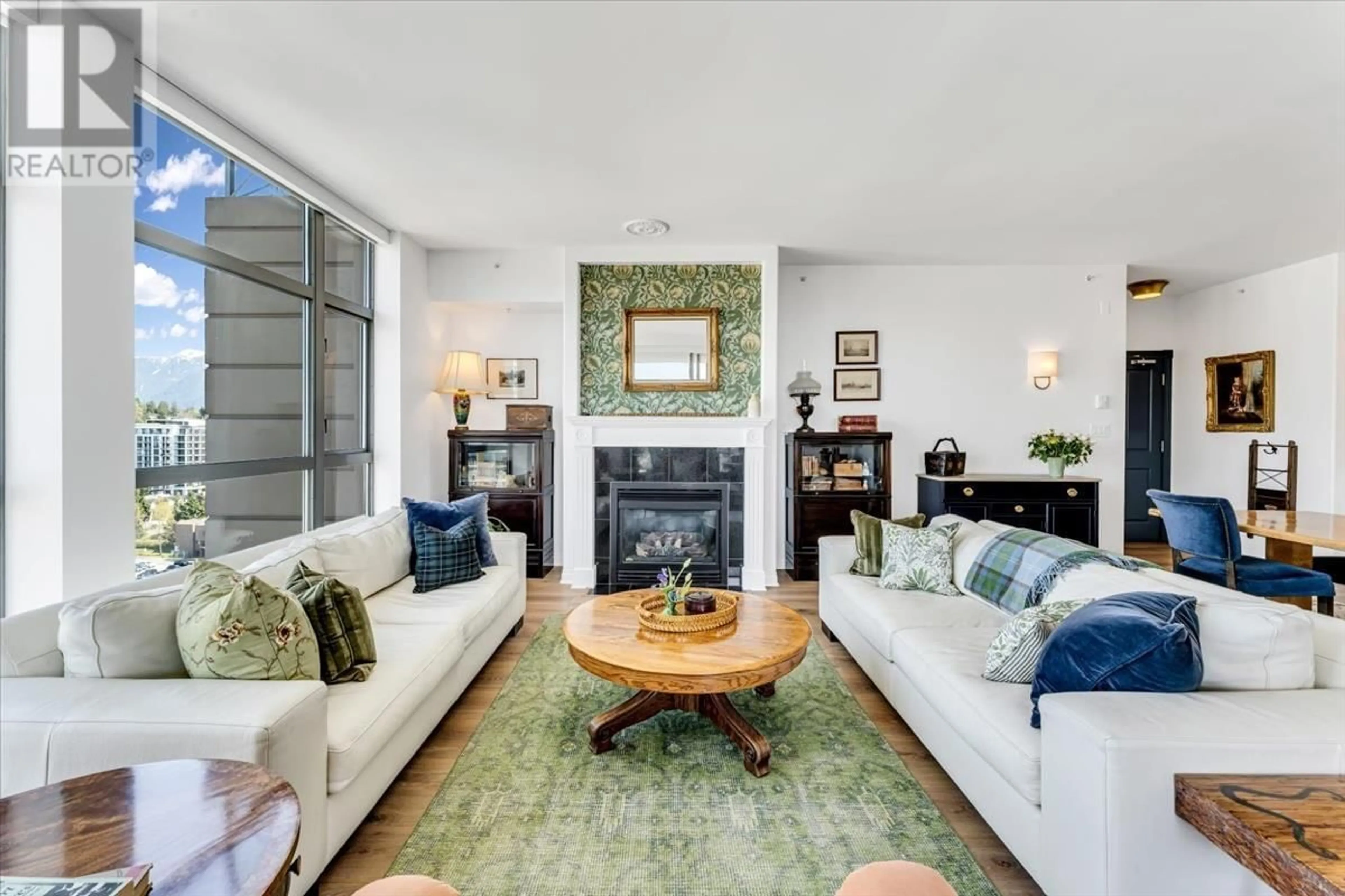 Living room with furniture, unknown for 1601 - 160 13TH STREET, North Vancouver British Columbia V7L2L5