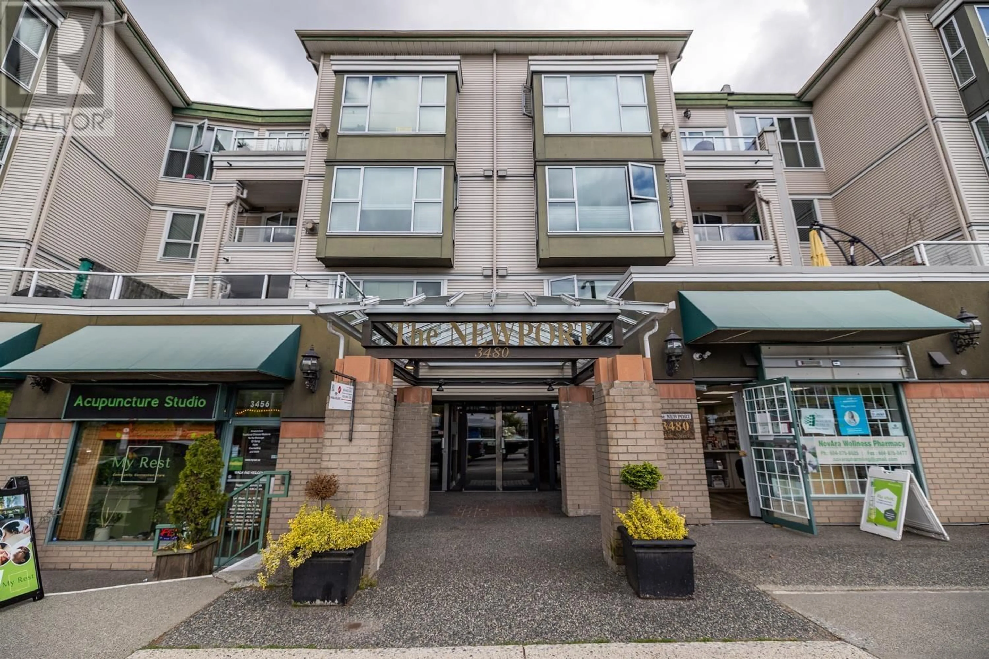 Indoor foyer for 404 - 3480 MAIN STREET, Vancouver British Columbia V5V3N2