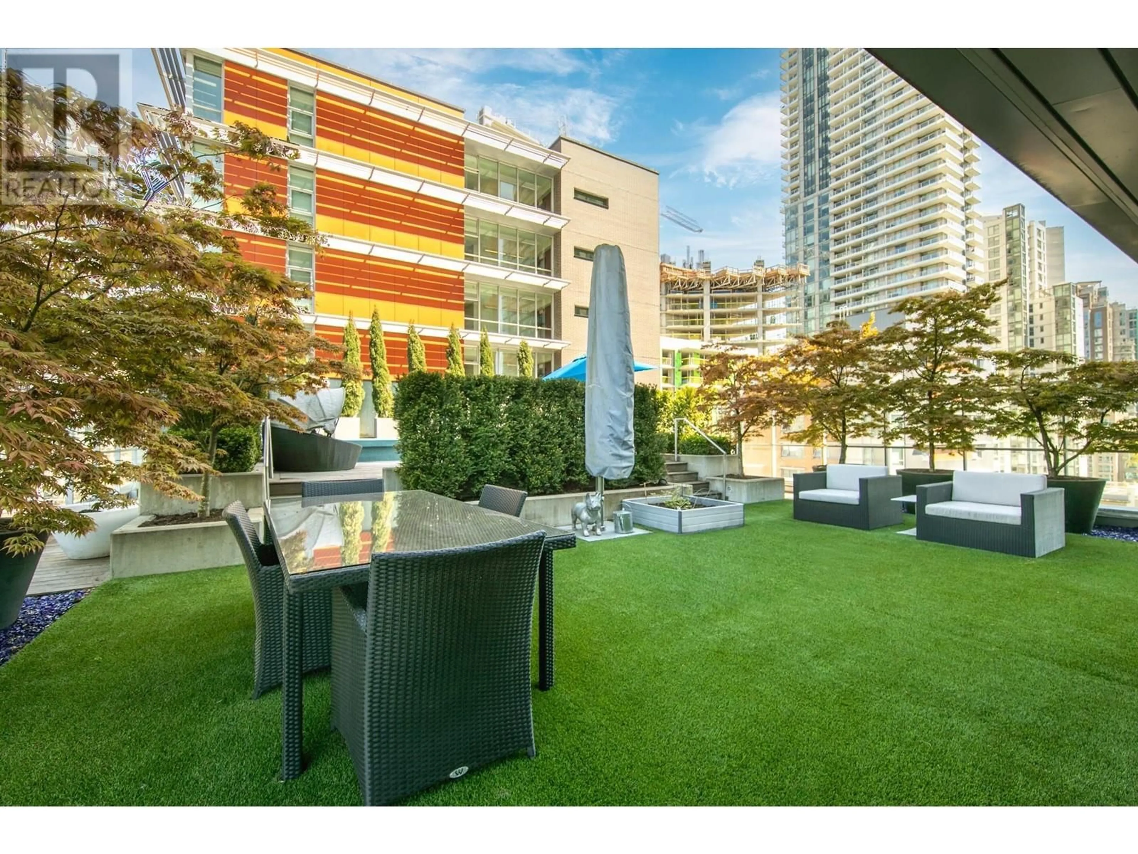 Patio, street for 811 - 1372 SEYMOUR STREET, Vancouver British Columbia V6B0L1