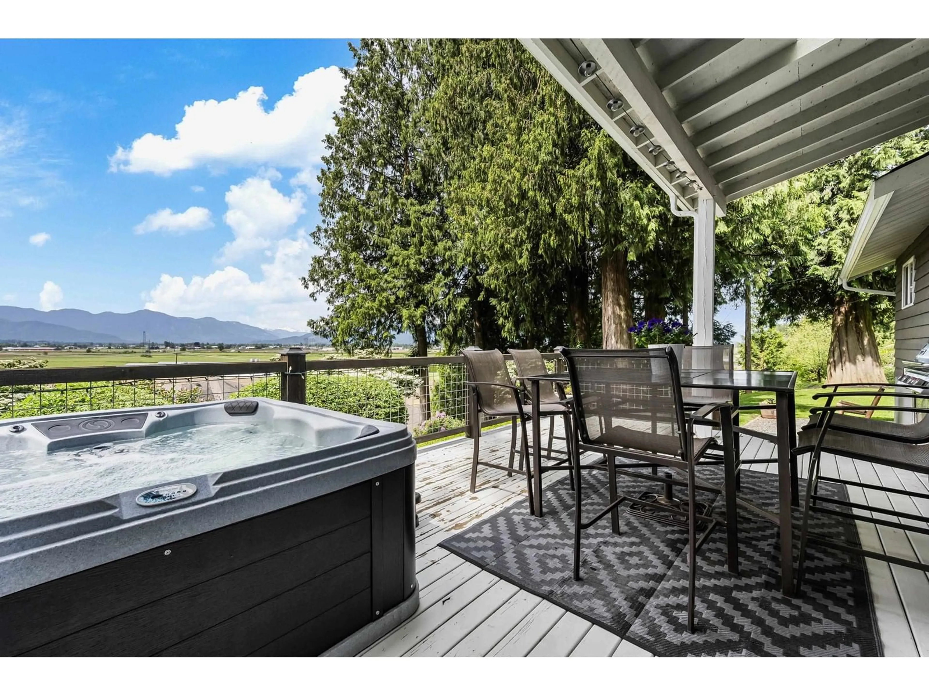 Patio, mountain view for 7965 ANNIS ROAD, Chilliwack British Columbia V2P6H3