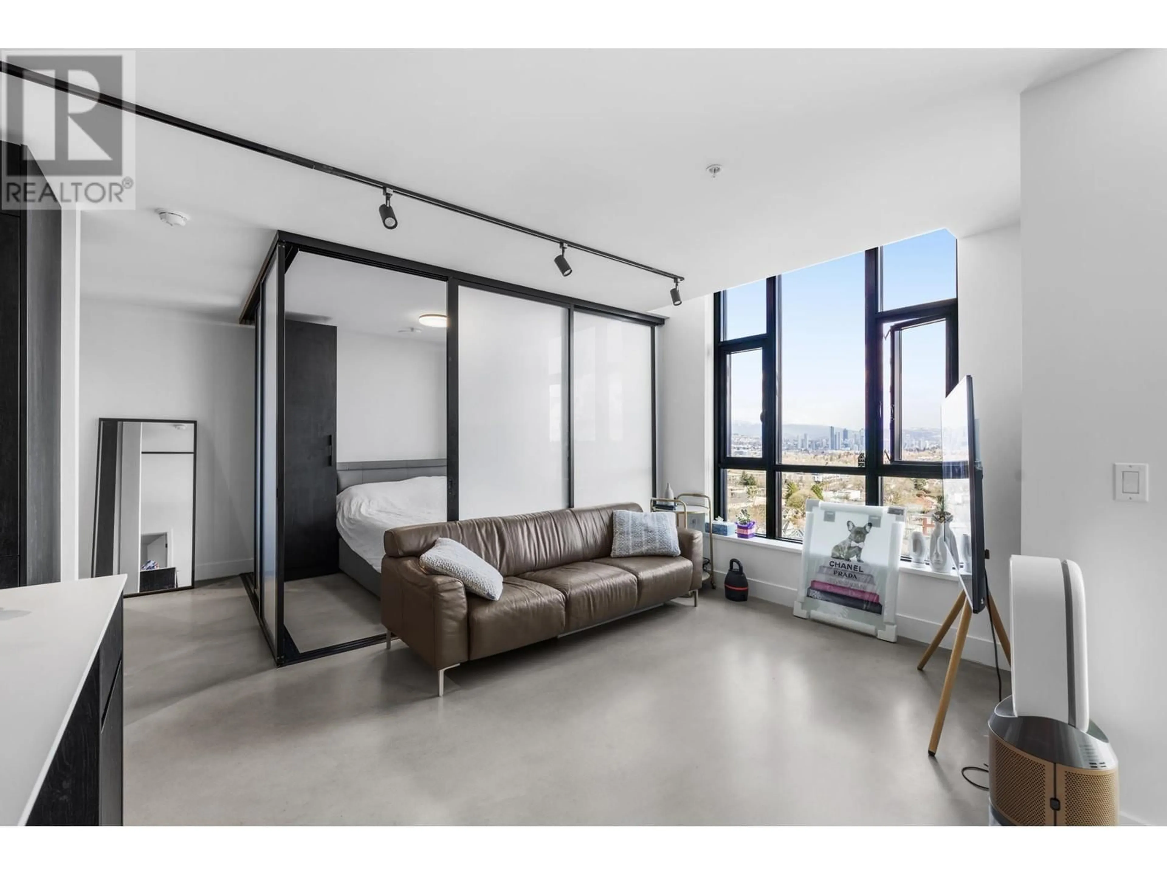 Living room with furniture, unknown for 1308 - 3996 DUMFRIES STREET, Vancouver British Columbia V5N0J1
