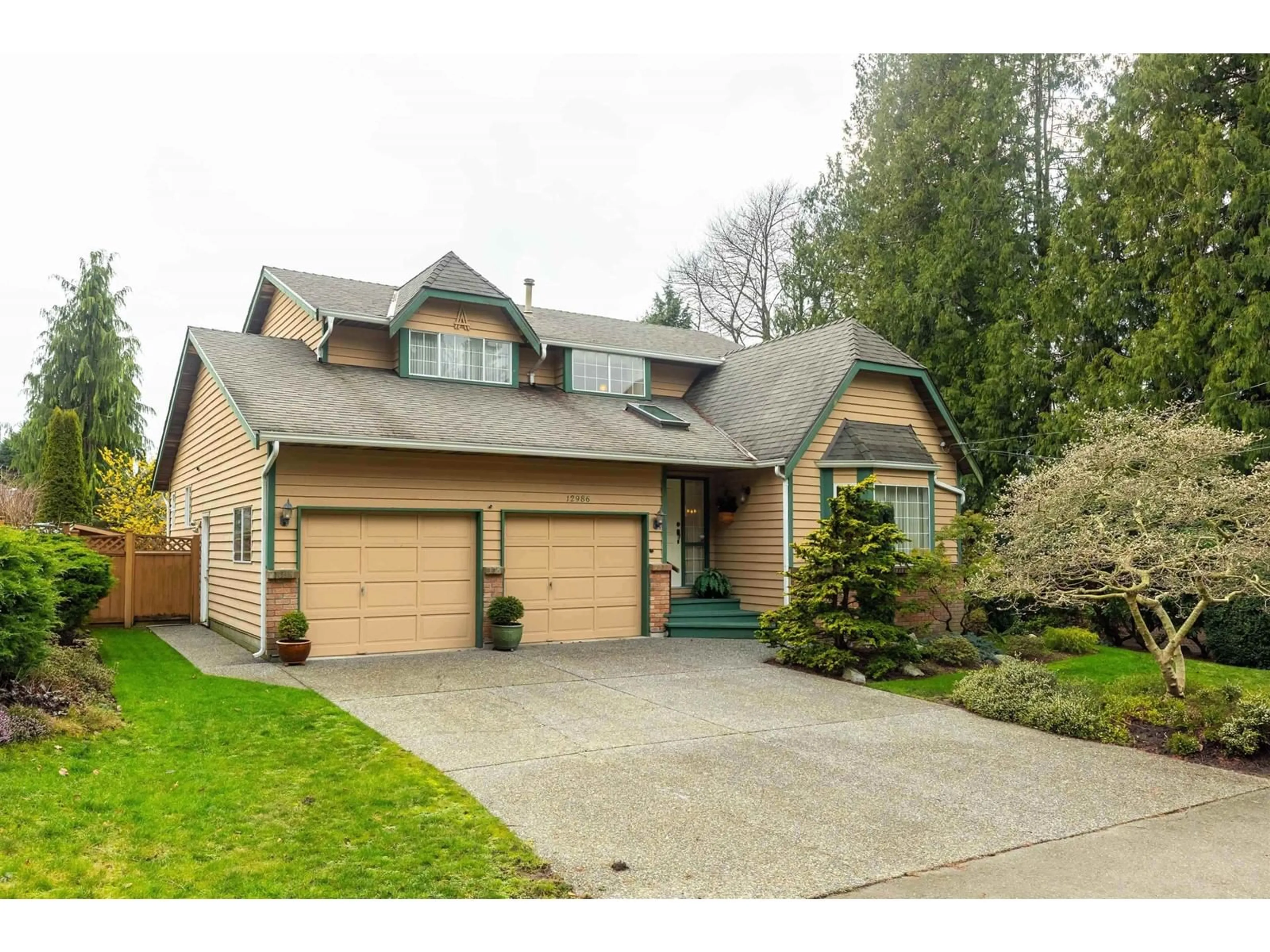 Home with vinyl exterior material, street for 12986 20, Surrey British Columbia V4A1Y9