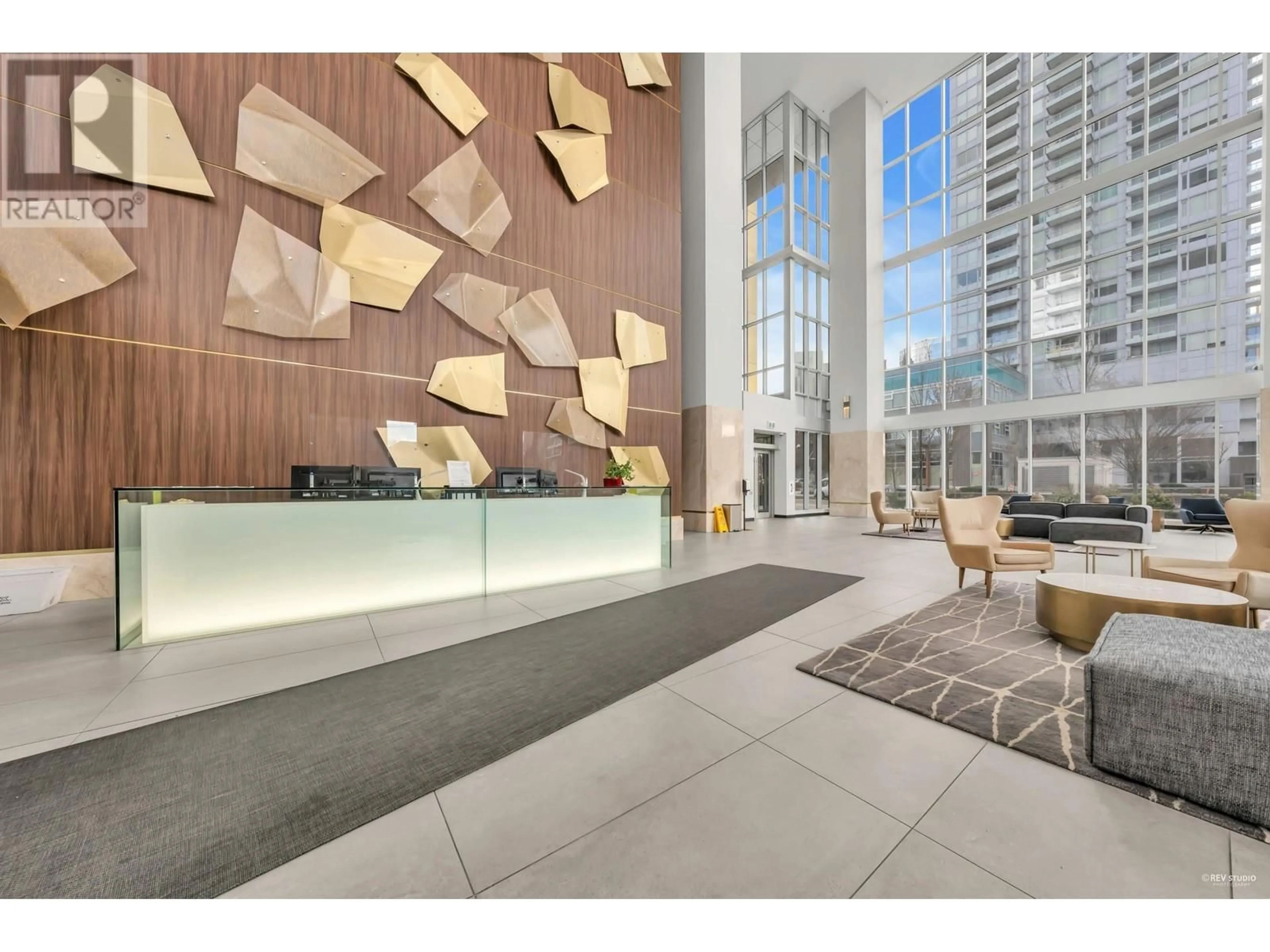 Indoor foyer for 4003 - 6383 MCKAY AVENUE, Burnaby British Columbia V5H0H8