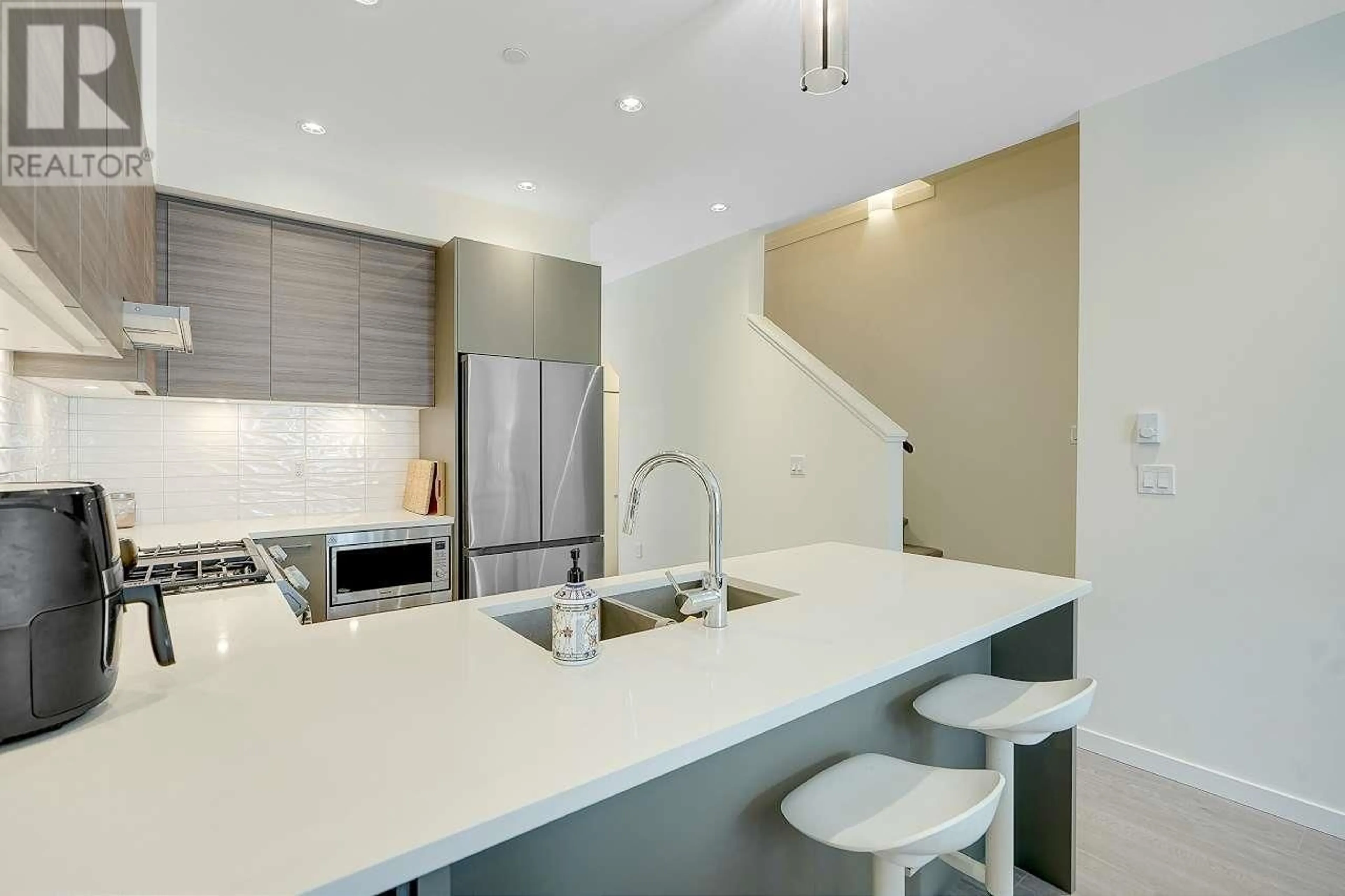 Open concept kitchen, unknown for 4 - 629 SOUTH DYKE ROAD, New Westminster British Columbia V3M0N3