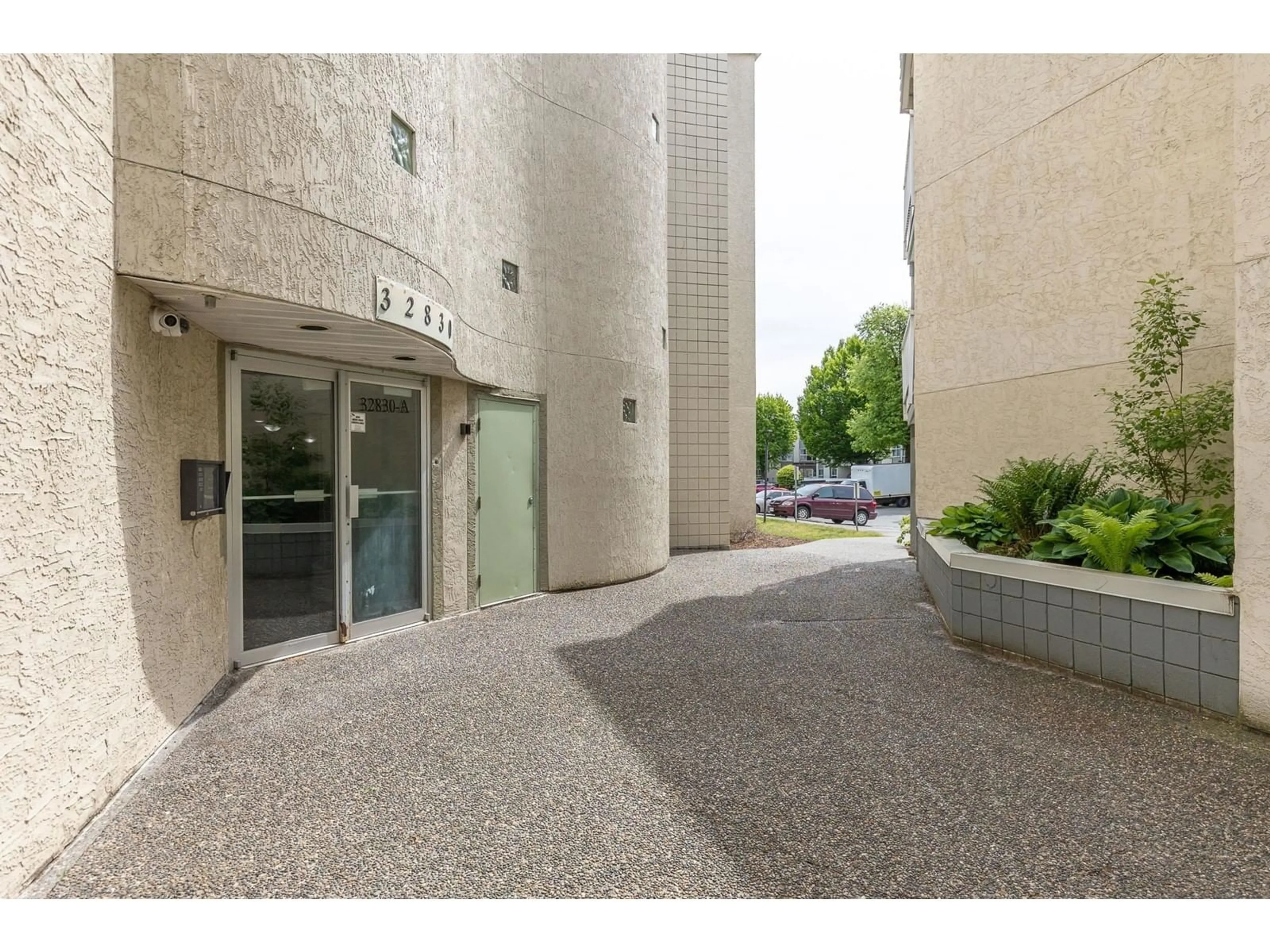 Indoor foyer for 339 - 32830 GEORGE FERGUSON, Abbotsford British Columbia V2S7K1