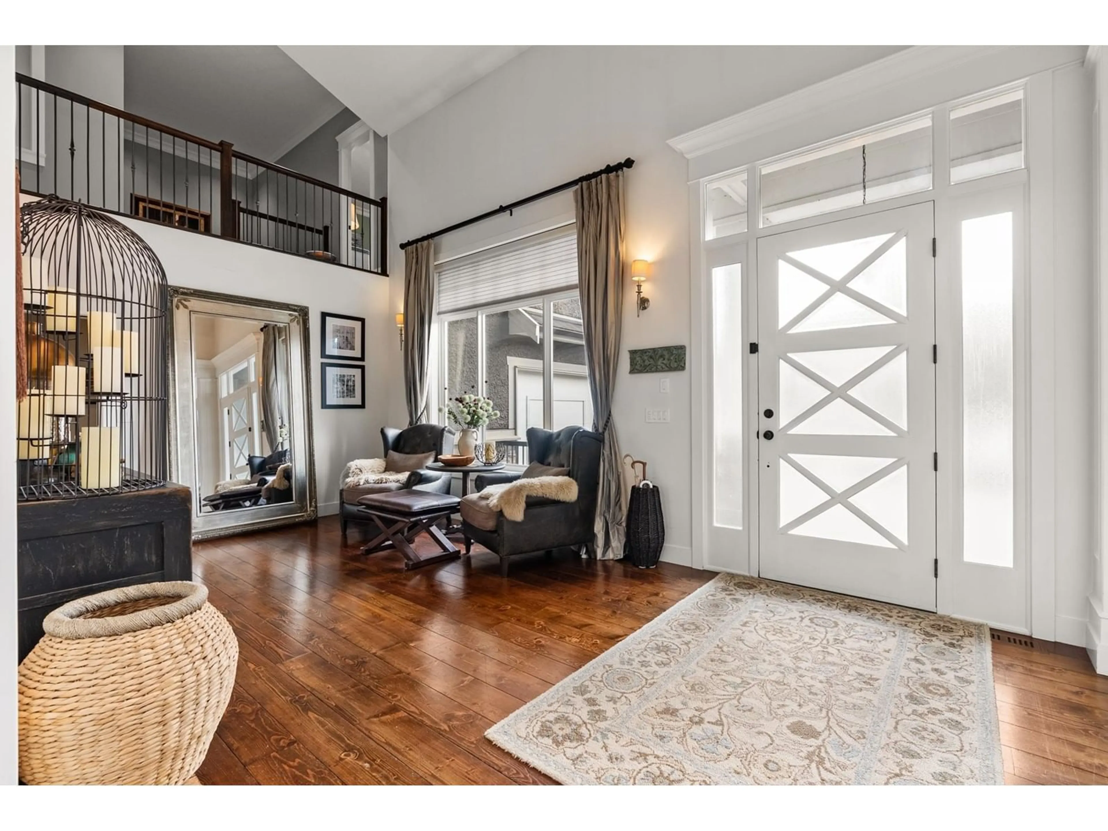 Indoor entryway for 14433 33A, Surrey British Columbia V4P3N5