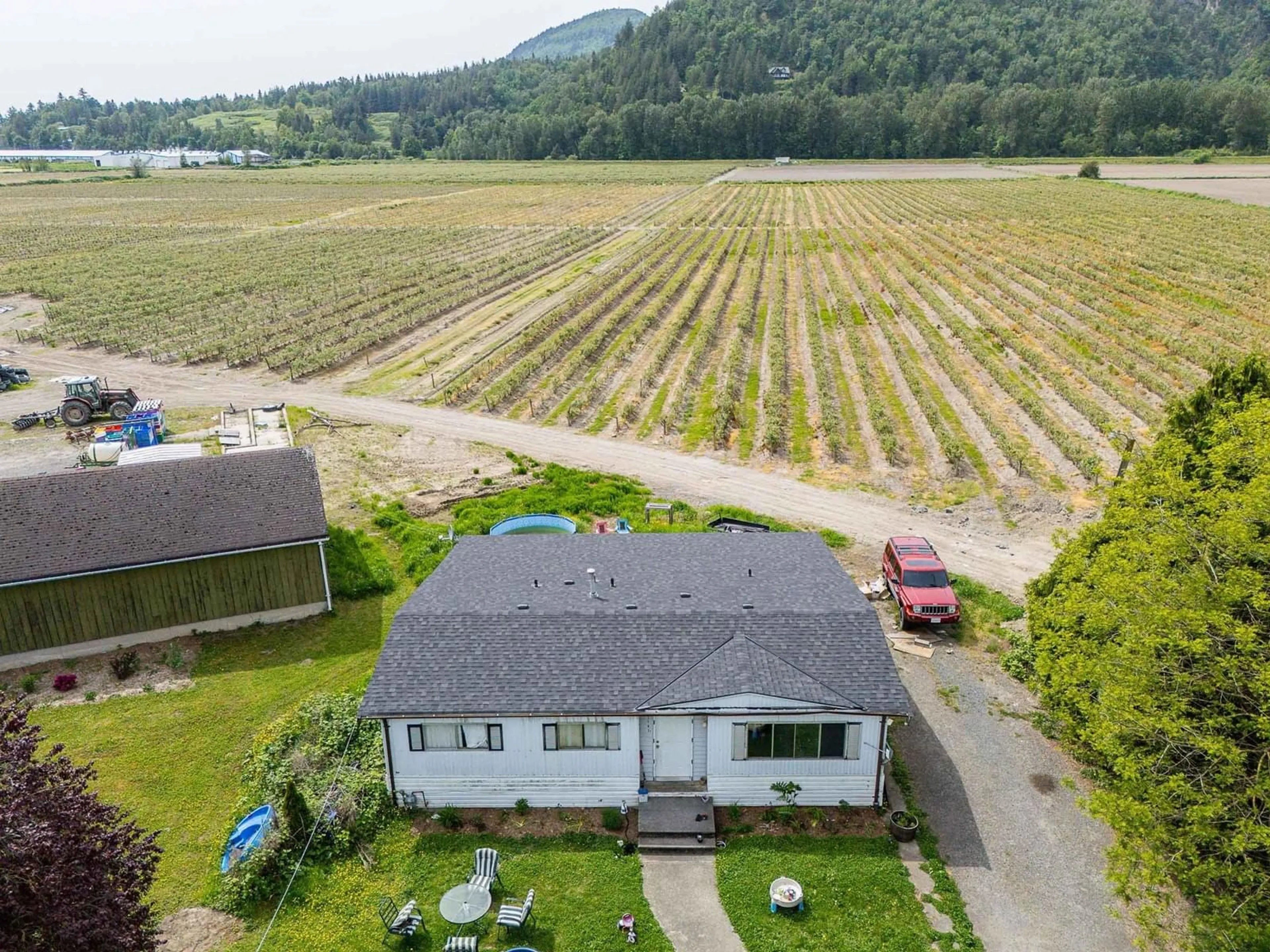 A pic from outside/outdoor area/front of a property/back of a property/a pic from drone, water/lake/river/ocean view for 3593 MCDERMOTT, Abbotsford British Columbia V3G2J8