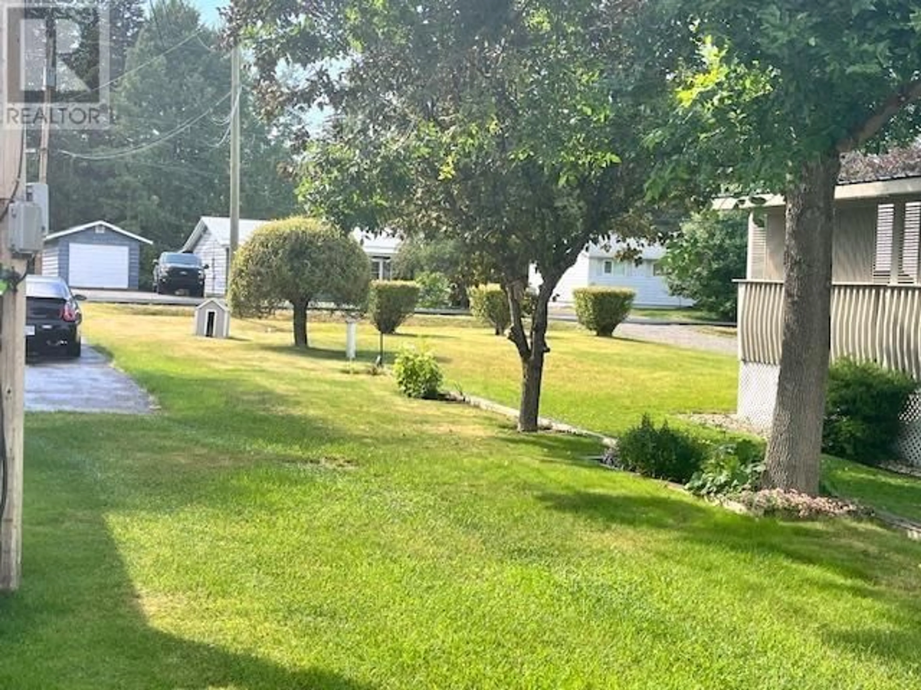 A pic from outside/outdoor area/front of a property/back of a property/a pic from drone, unknown for 1056 MAPLE HEIGHTS ROAD, Quesnel British Columbia V2J3X3