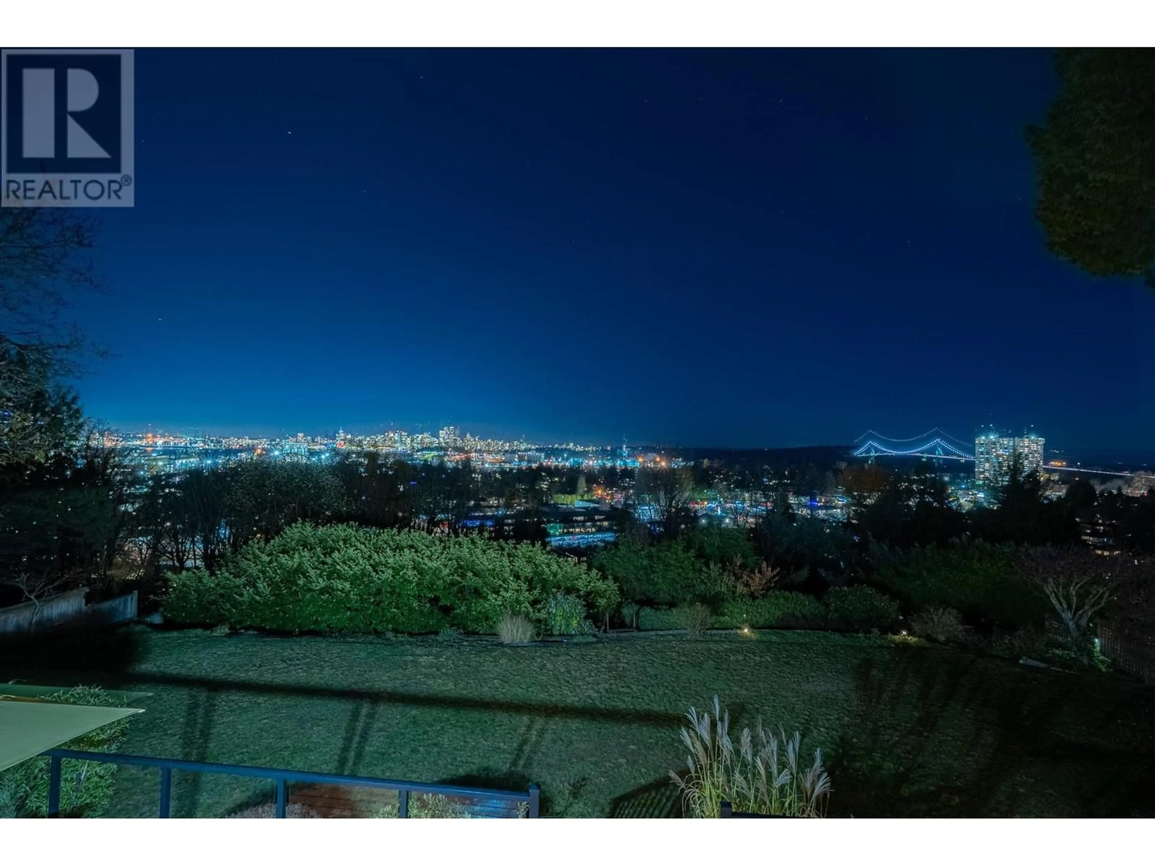Blurry image for 1275 KEITH ROAD, North Vancouver British Columbia V7P1Y9
