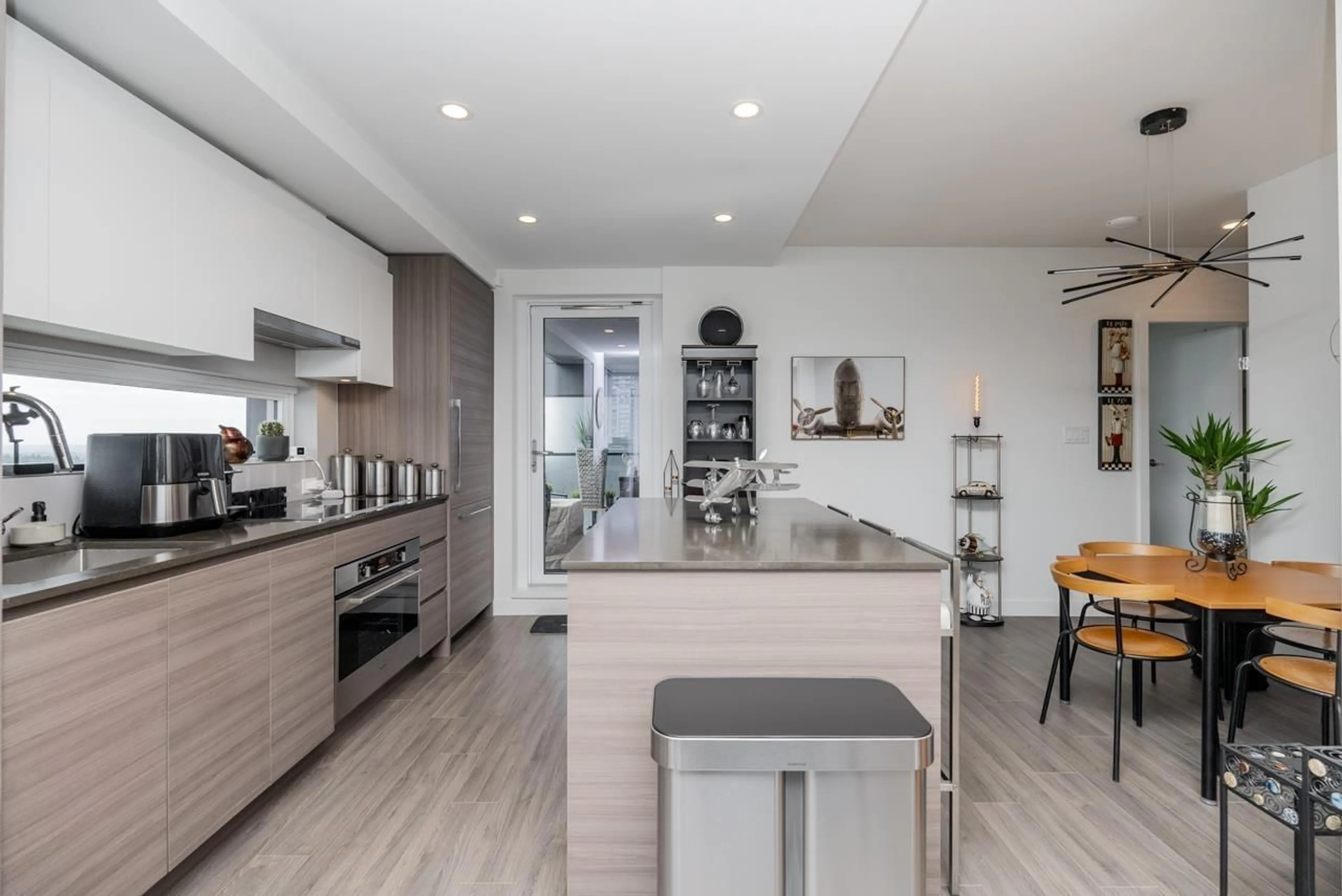 Open concept kitchen, unknown for 2508 - 13655 FRASER, Surrey British Columbia V3T0P8