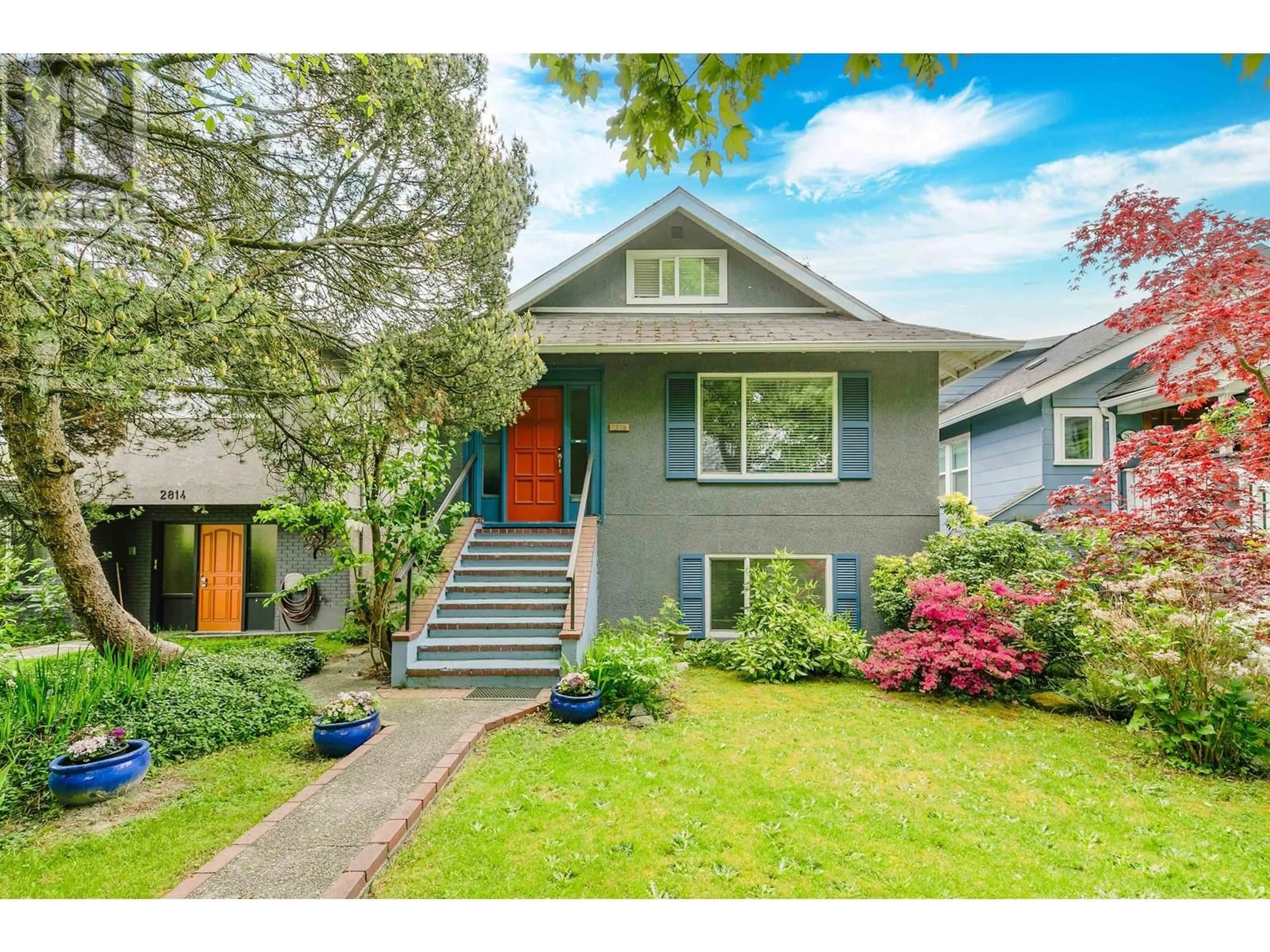 Home with vinyl exterior material, street for 2820 11TH AVENUE, Vancouver British Columbia V6K2M1