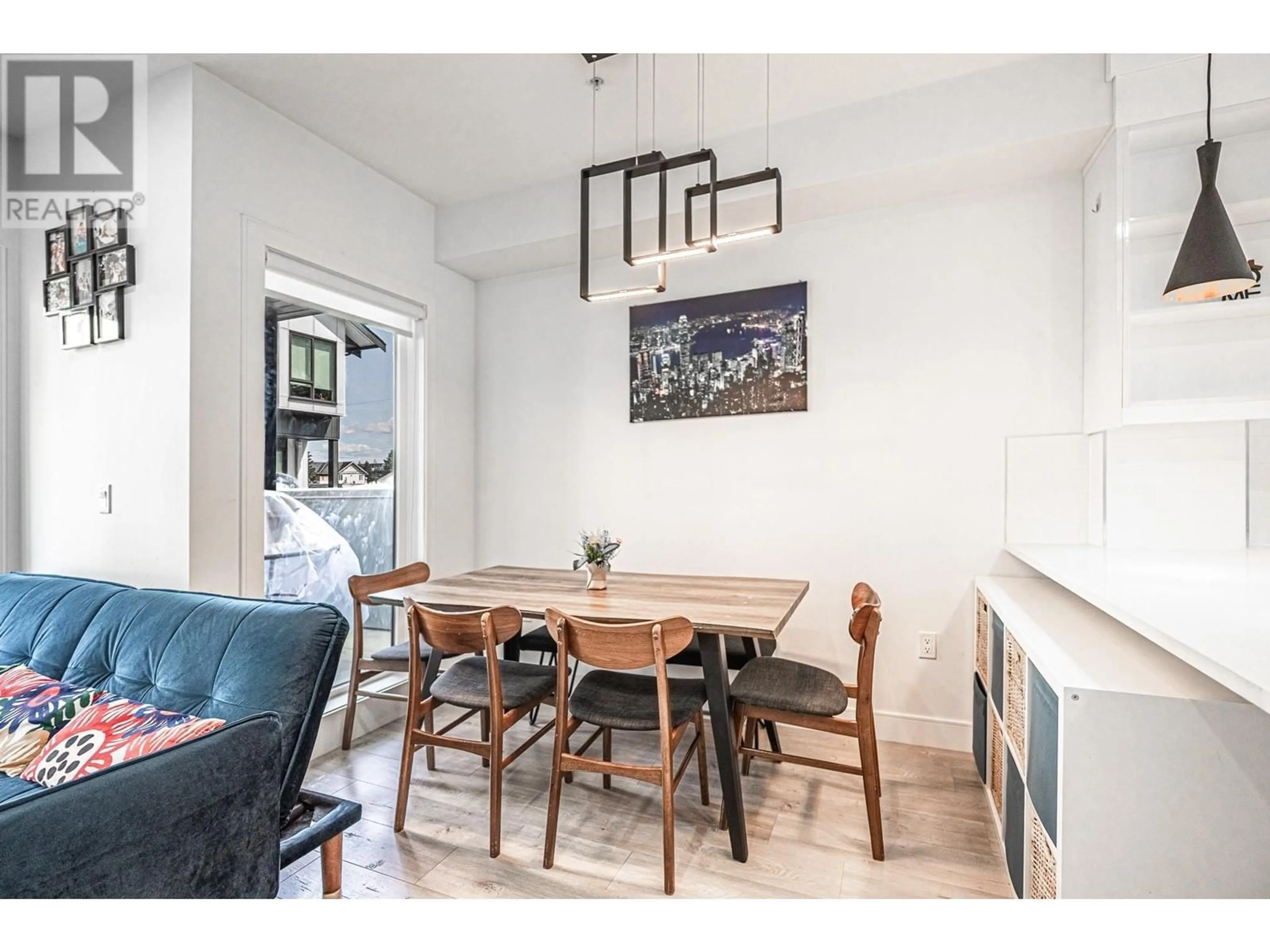 Dining room, wood/laminate floor for 214 - 7131 17TH AVENUE, Burnaby British Columbia V3N1K8