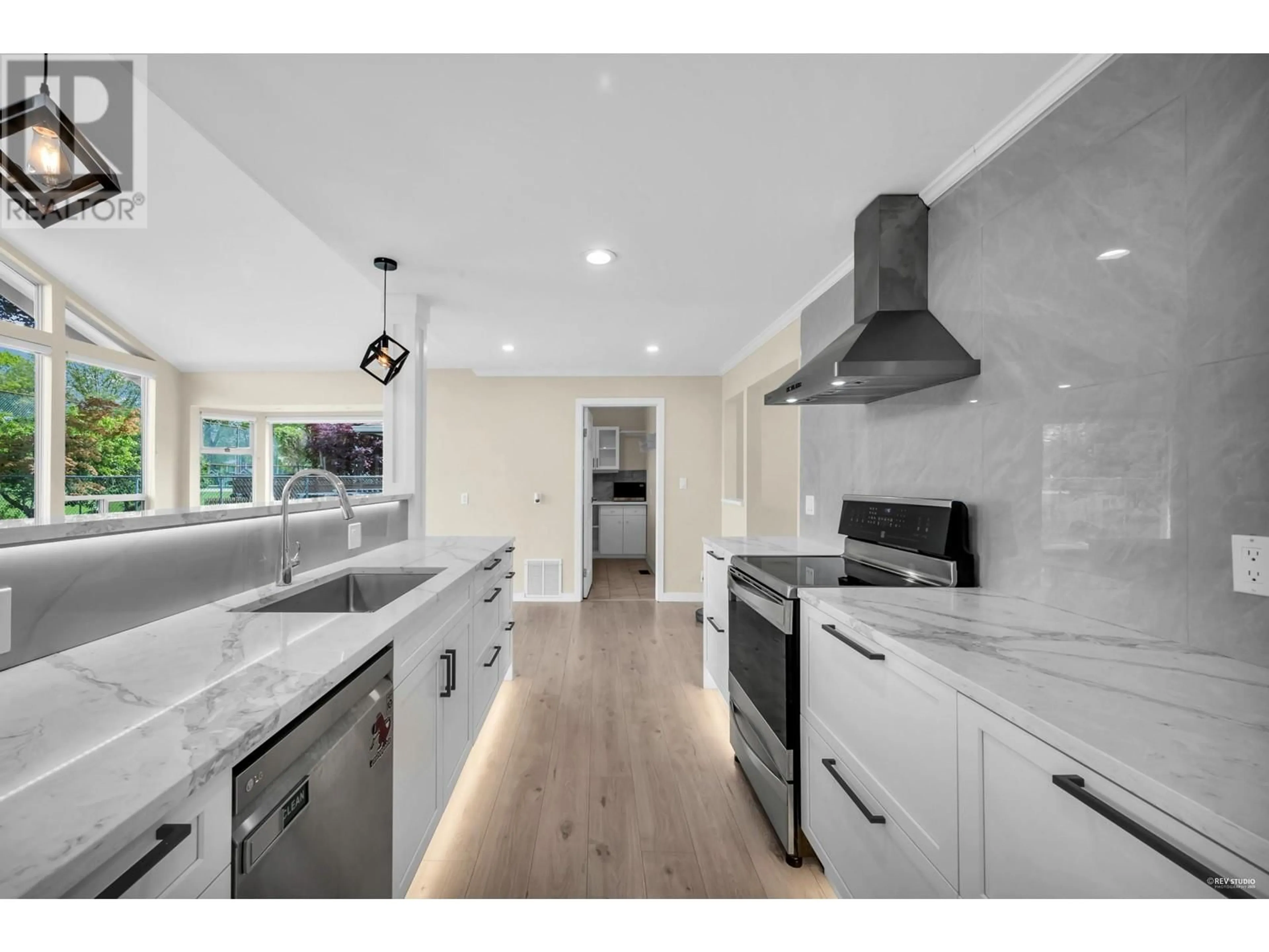 Open concept kitchen, unknown for 1759 MANNING AVENUE, Port Coquitlam British Columbia V3B1L1