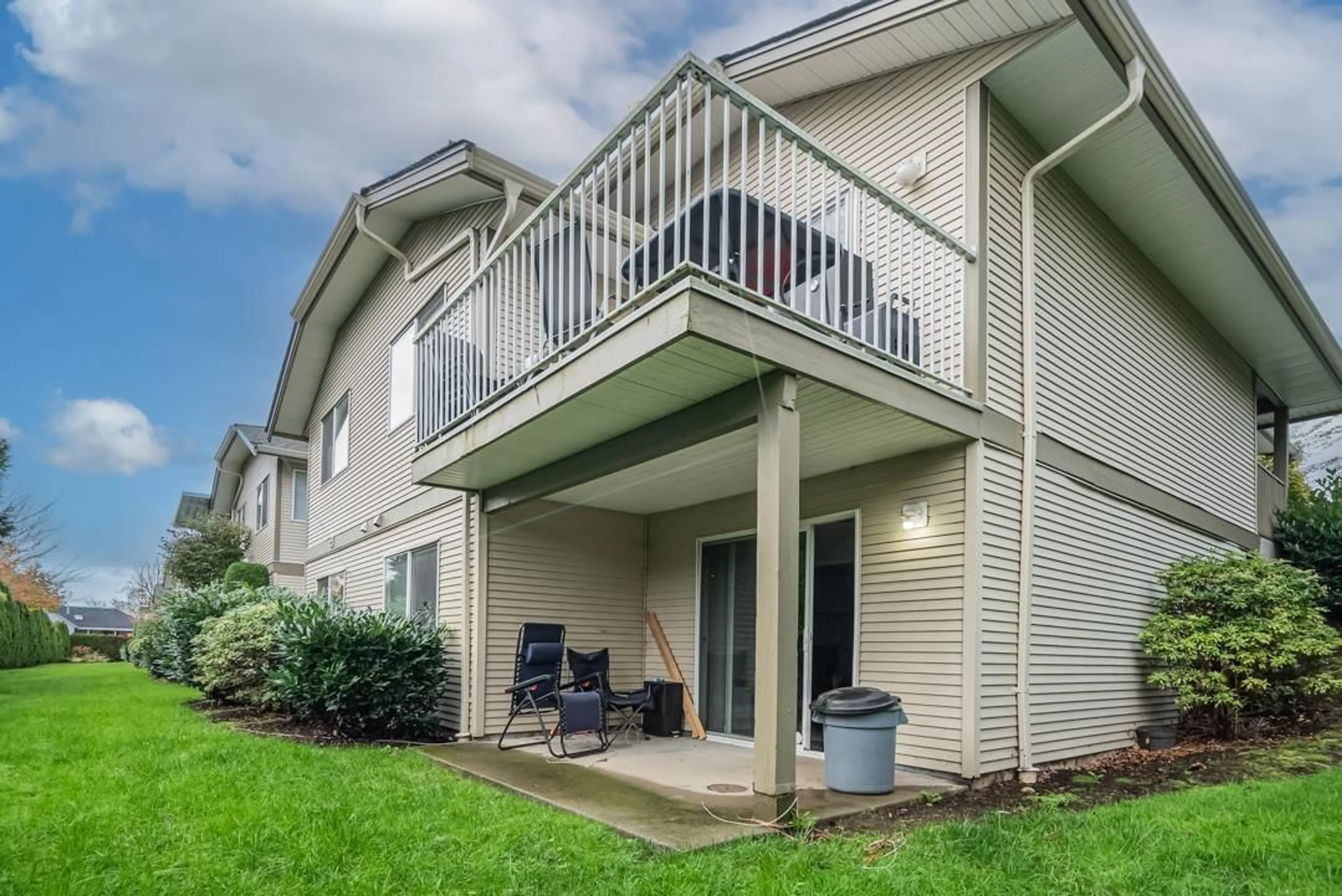 Patio, water/lake/river/ocean view for 8 - 3635 BLUE JAY, Abbotsford British Columbia V2T6T3