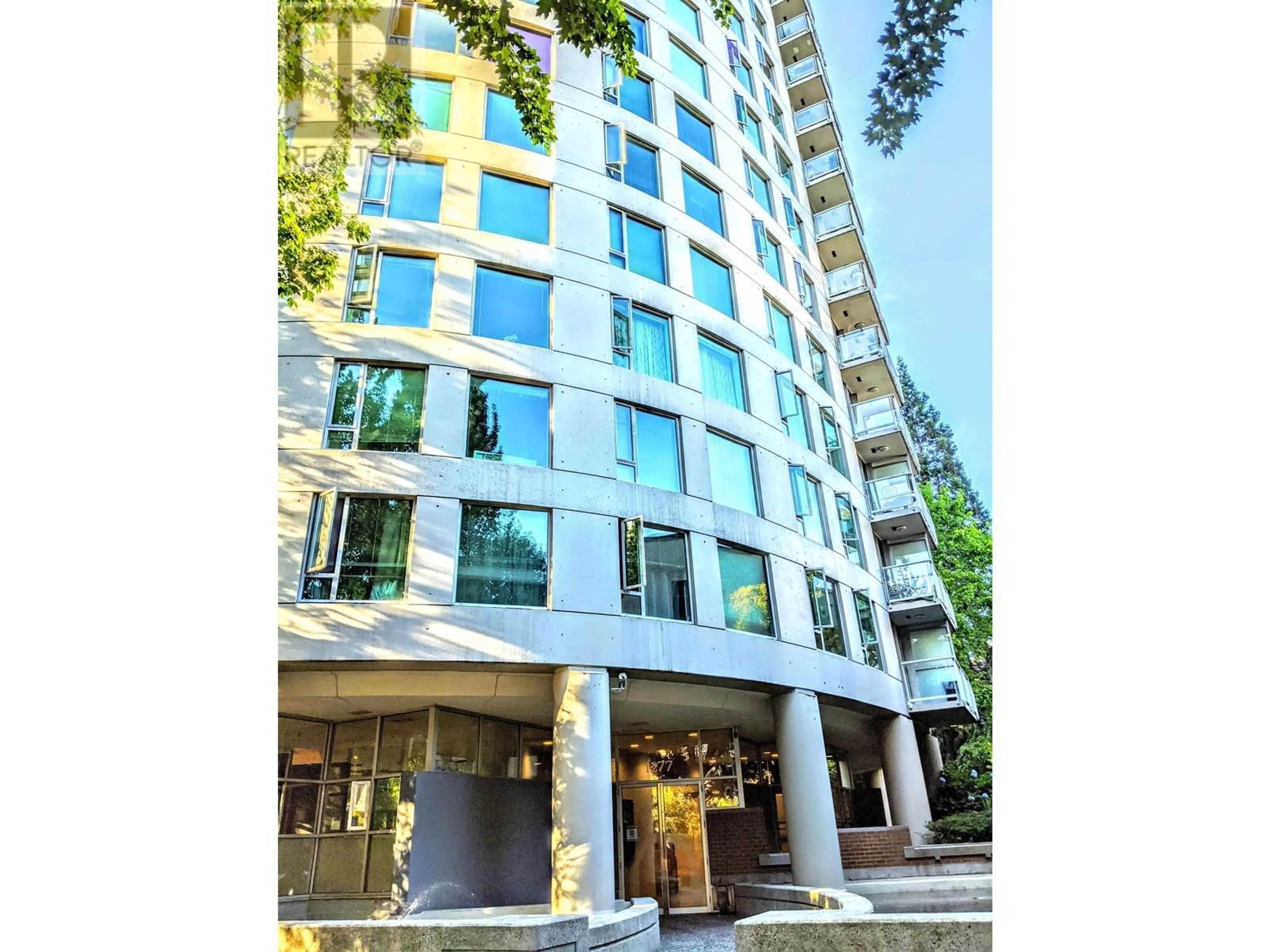 Indoor foyer for 305 - 1277 NELSON STREET, Vancouver British Columbia V6E4M8